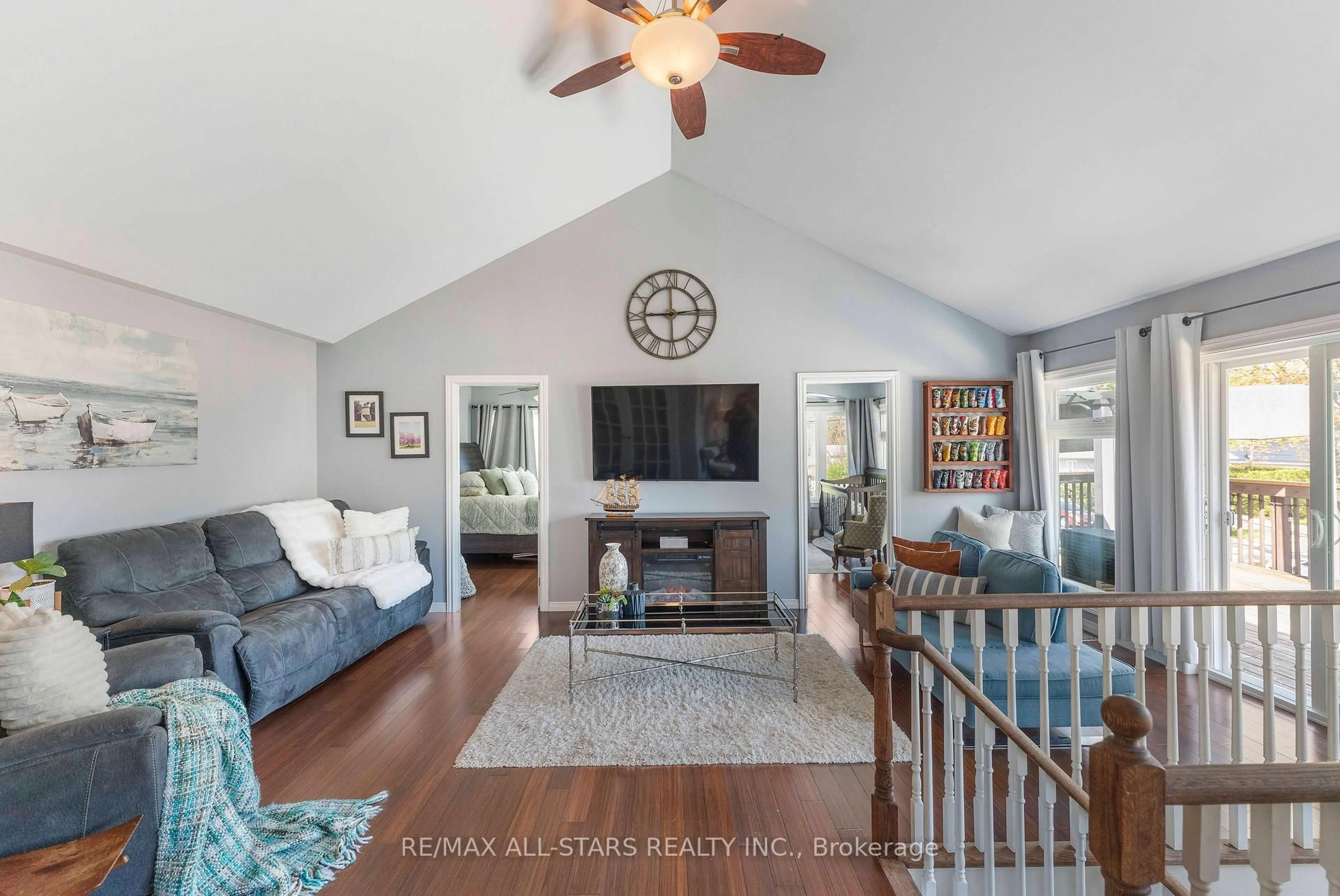 Living room with furniture, unknown for 39 Franklin Beach Rd, Georgina Ontario L0E 1L0
