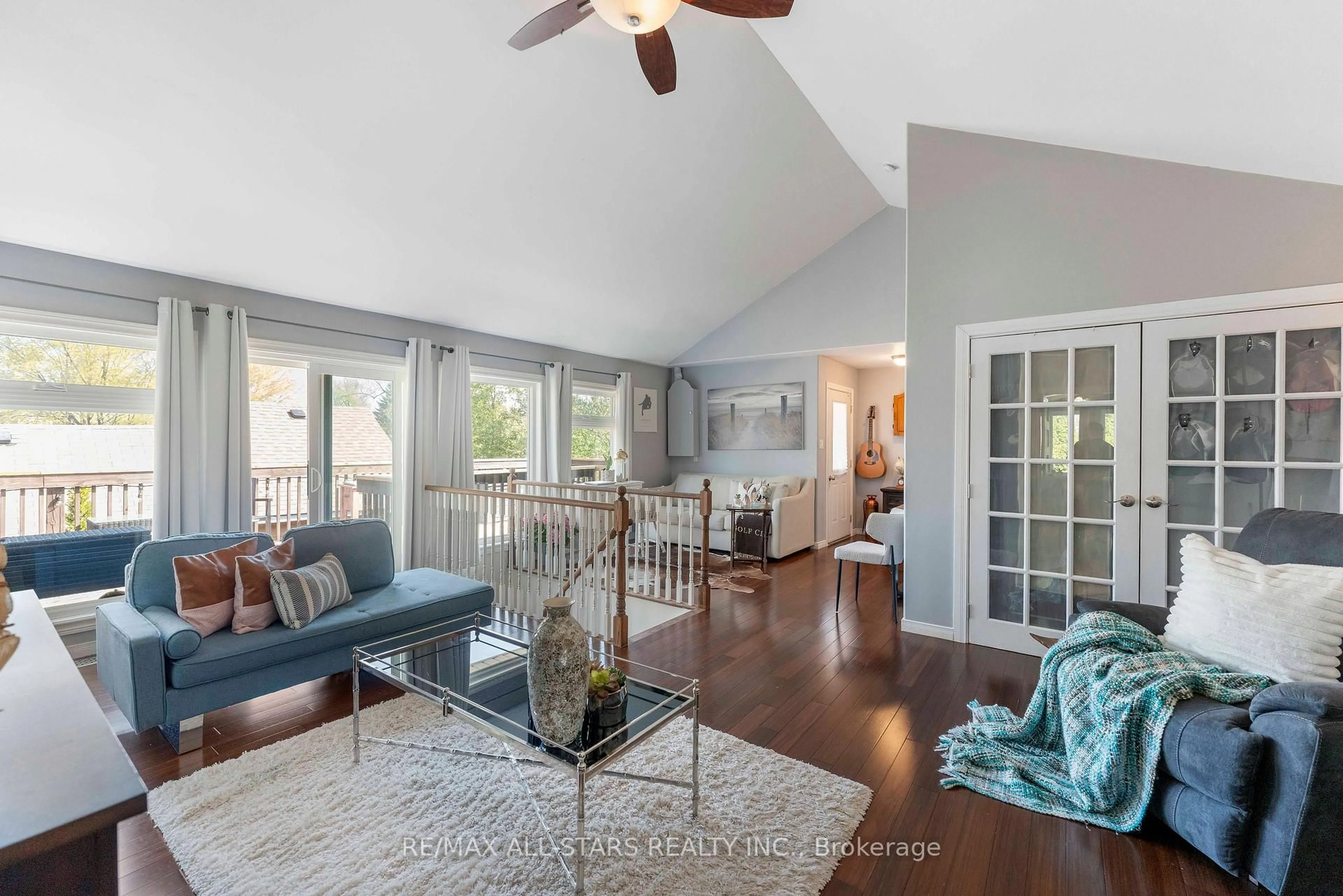 Living room with furniture, unknown for 39 Franklin Beach Rd, Georgina Ontario L0E 1L0