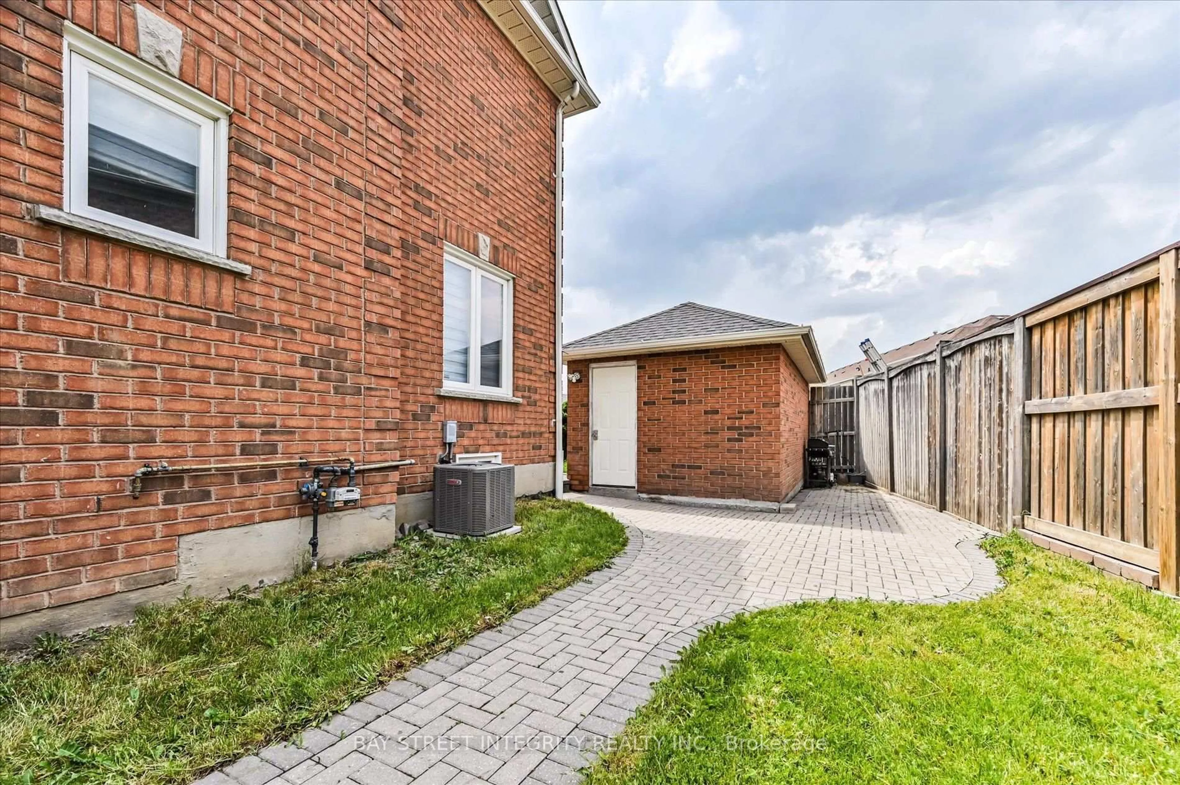 Home with brick exterior material, street for 9096 Dufferin St, Vaughan Ontario L4K 5M3