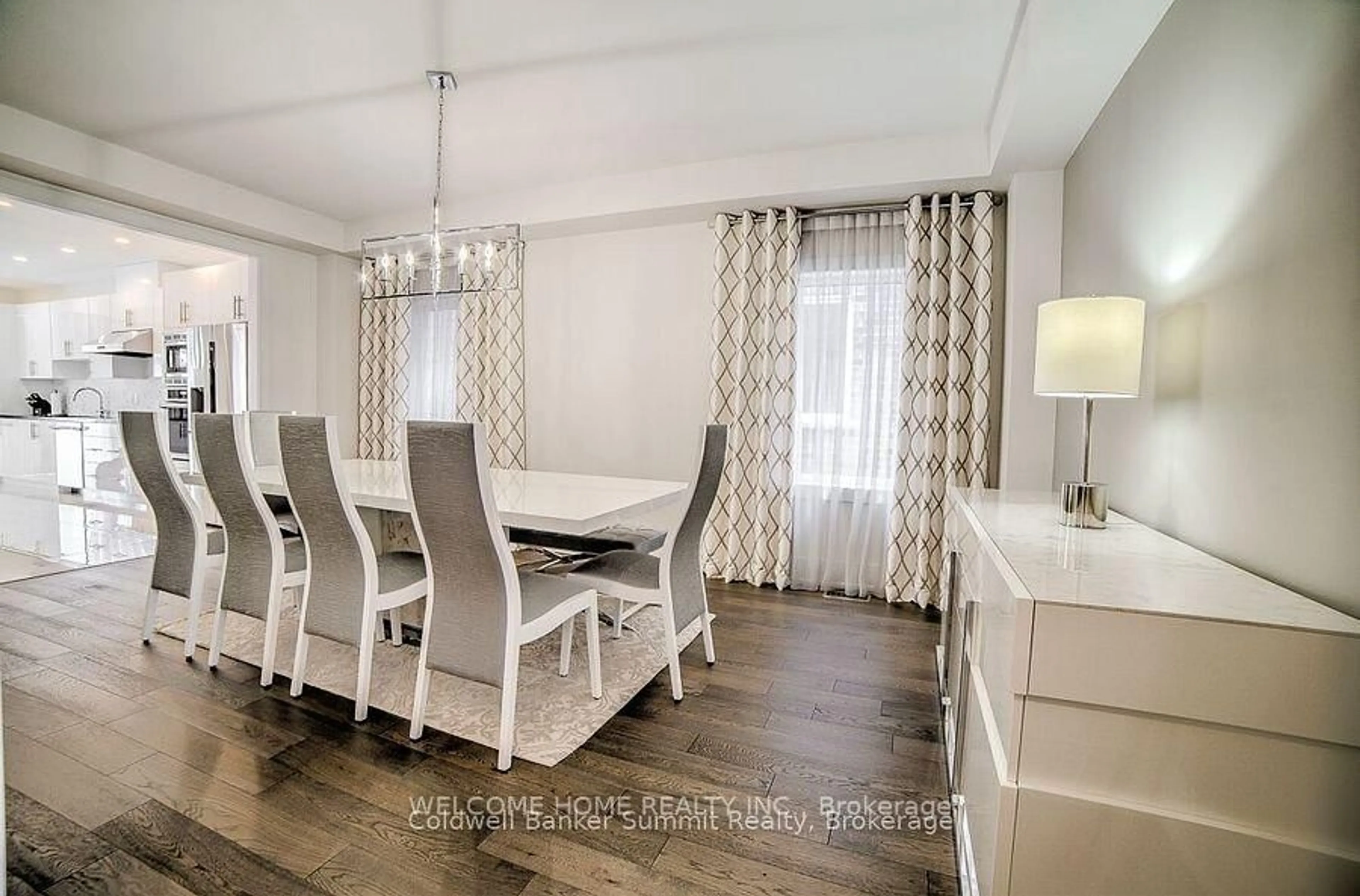 Dining room, wood/laminate floor for 125 Gardiner Dr, Bradford West Gwillimbury Ontario L3Z 0J6