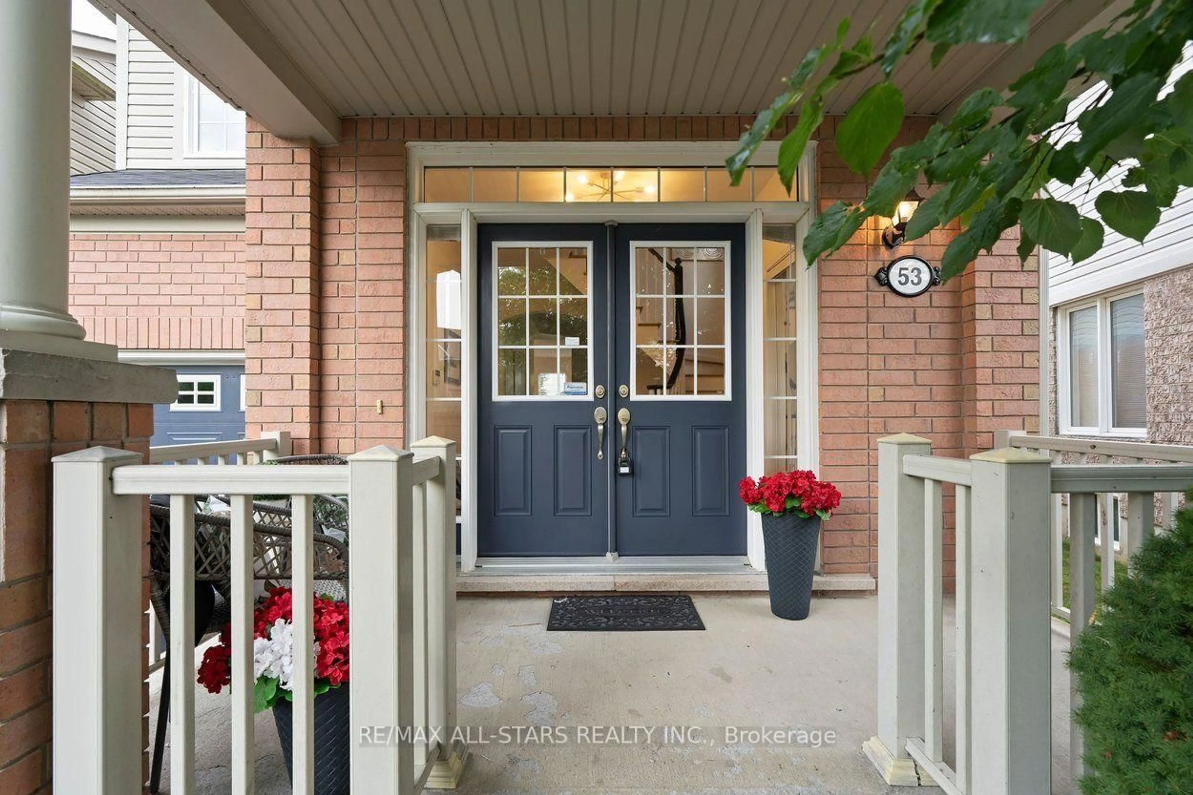 Indoor entryway for 53 Fred Silvester Rd, Whitchurch-Stouffville Ontario L4A 0J6