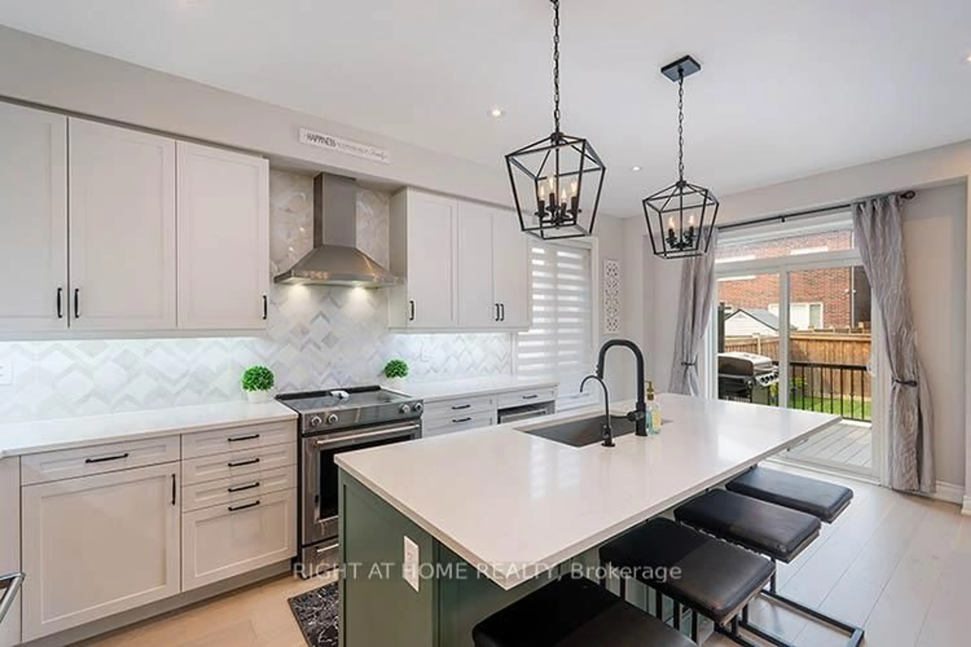 Contemporary kitchen, ceramic/tile floor for 87 Carondale Sq, East Gwillimbury Ontario L9N 0X7