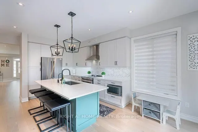 87 Carondale Sq, East Gwillimbury 5