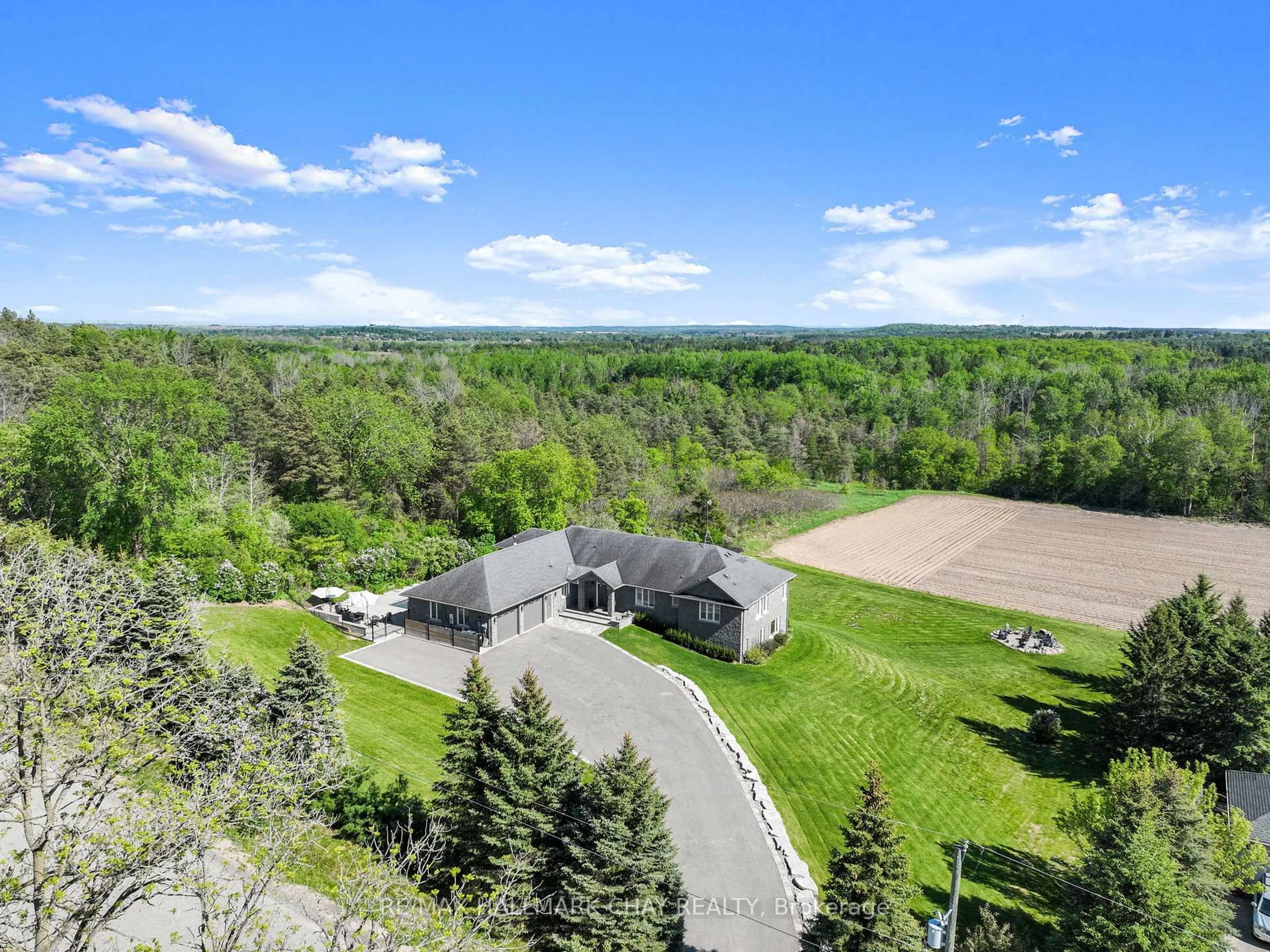 A pic from outside/outdoor area/front of a property/back of a property/a pic from drone, unknown for 7765 5 Sideroad Tosorontio, Adjala-Tosorontio Ontario L9R 1V3