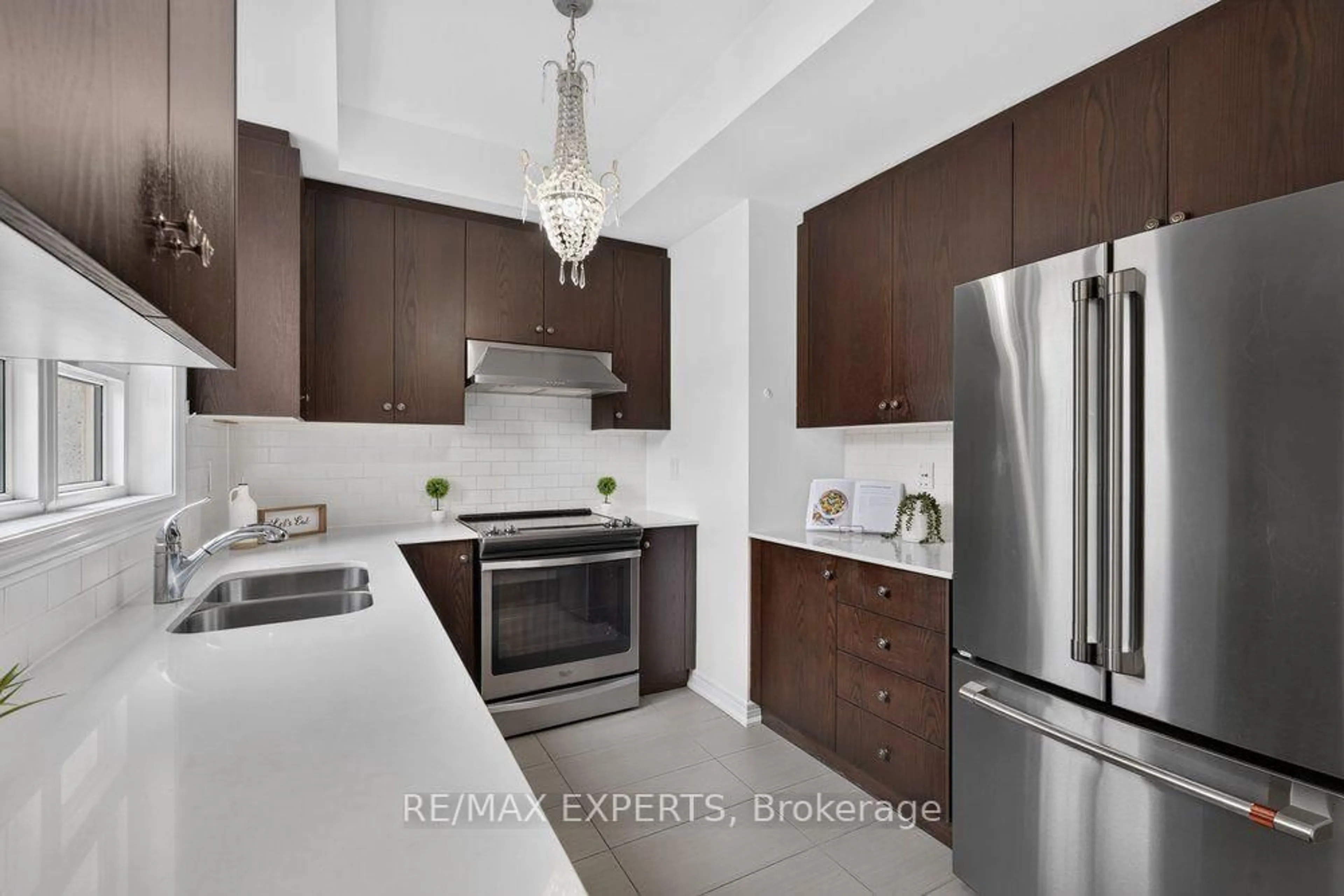 Unknown for 125 Kayla Cres #19, Vaughan Ontario L6A 3P4