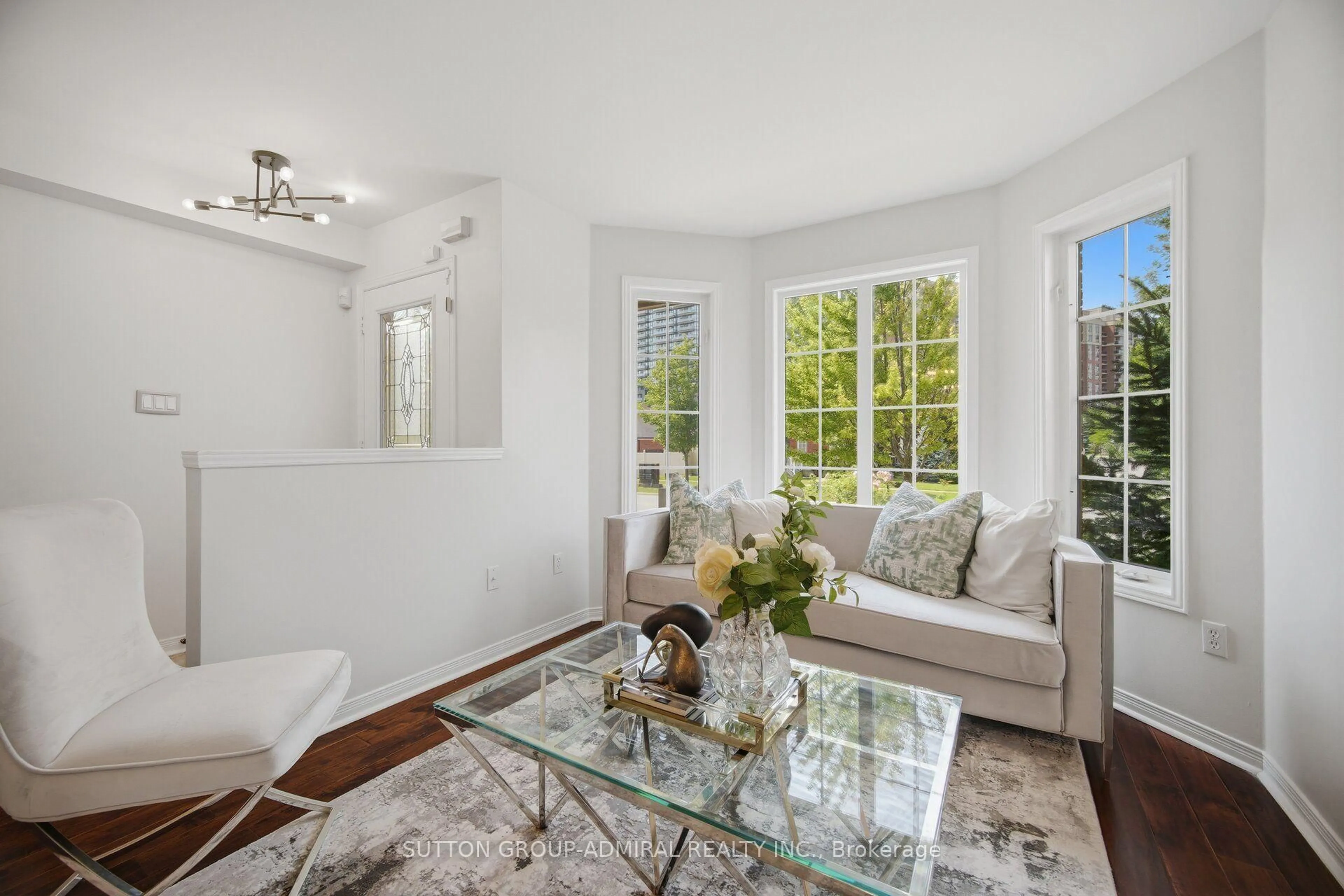 Living room with furniture, unknown for 187 Red Maple Rd, Richmond Hill Ontario L4B 4S6