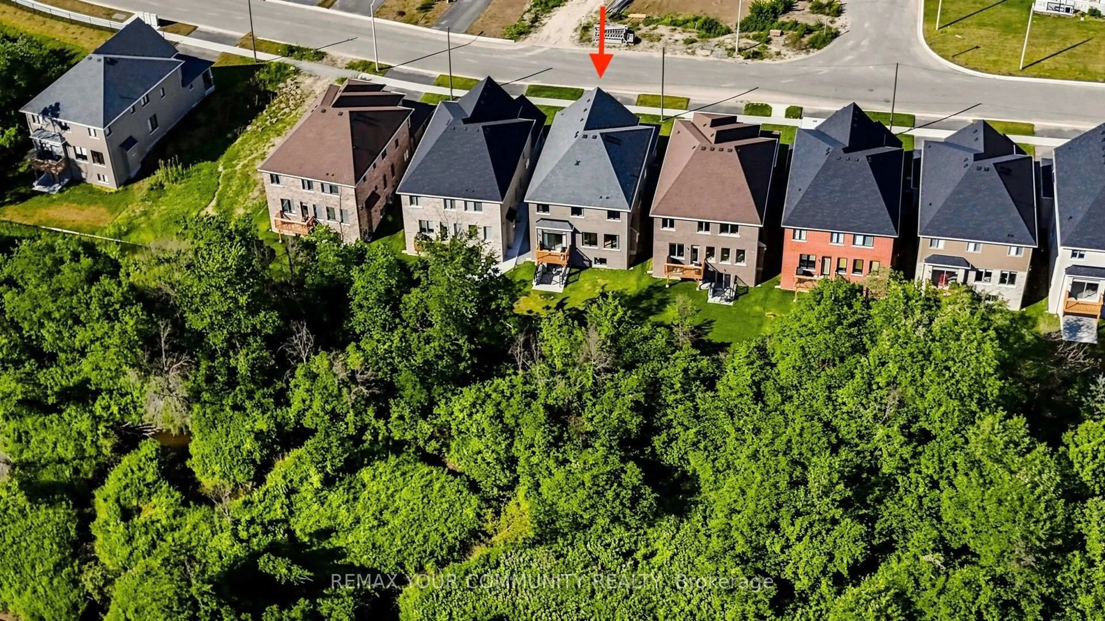 A pic from outside/outdoor area/front of a property/back of a property/a pic from drone, street for 32 Baycroft Blvd, Essa Ontario L0M 1B5