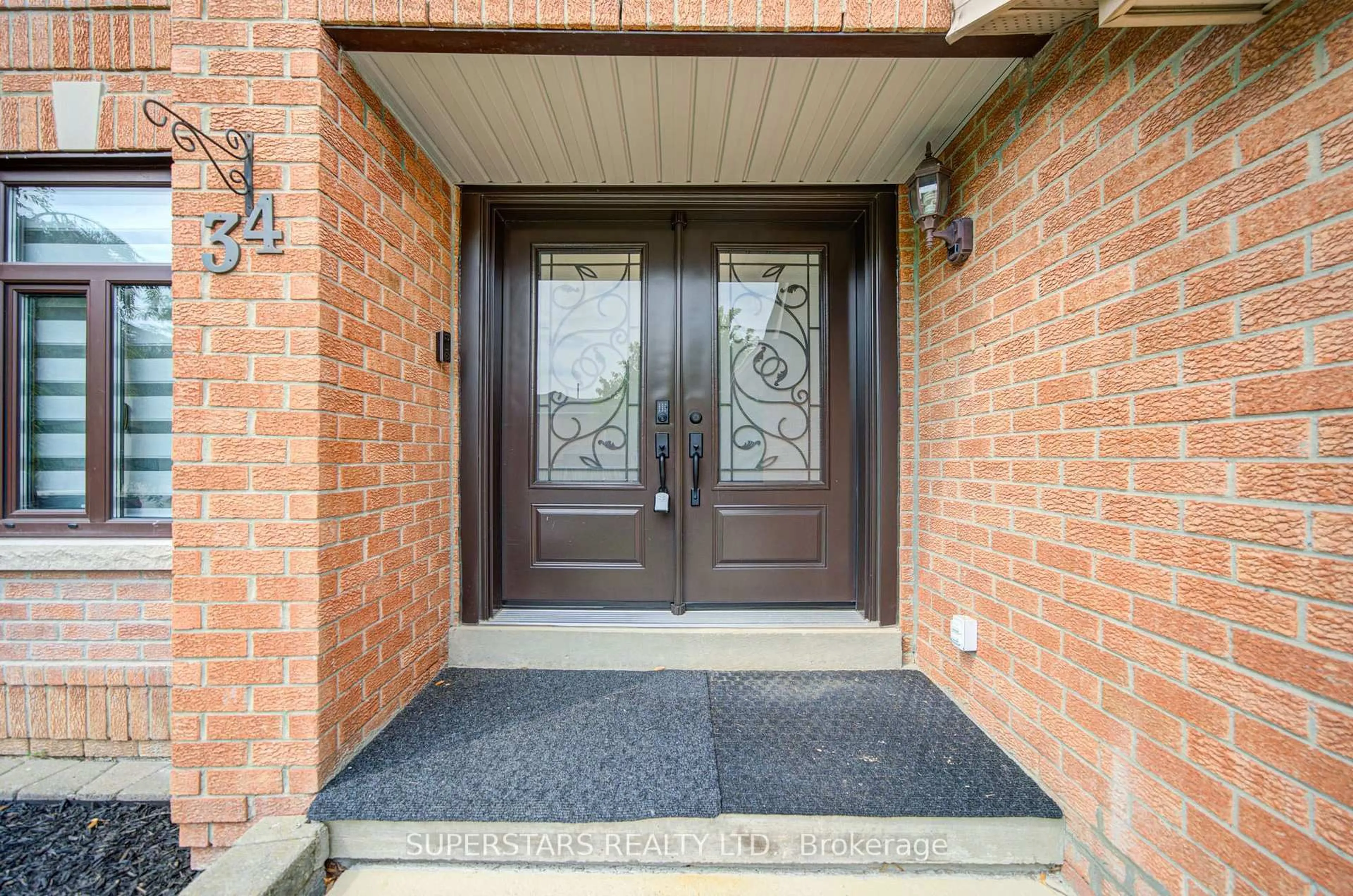 Indoor entryway for 34 Loweswater Ave, Markham Ontario L3R 7W5