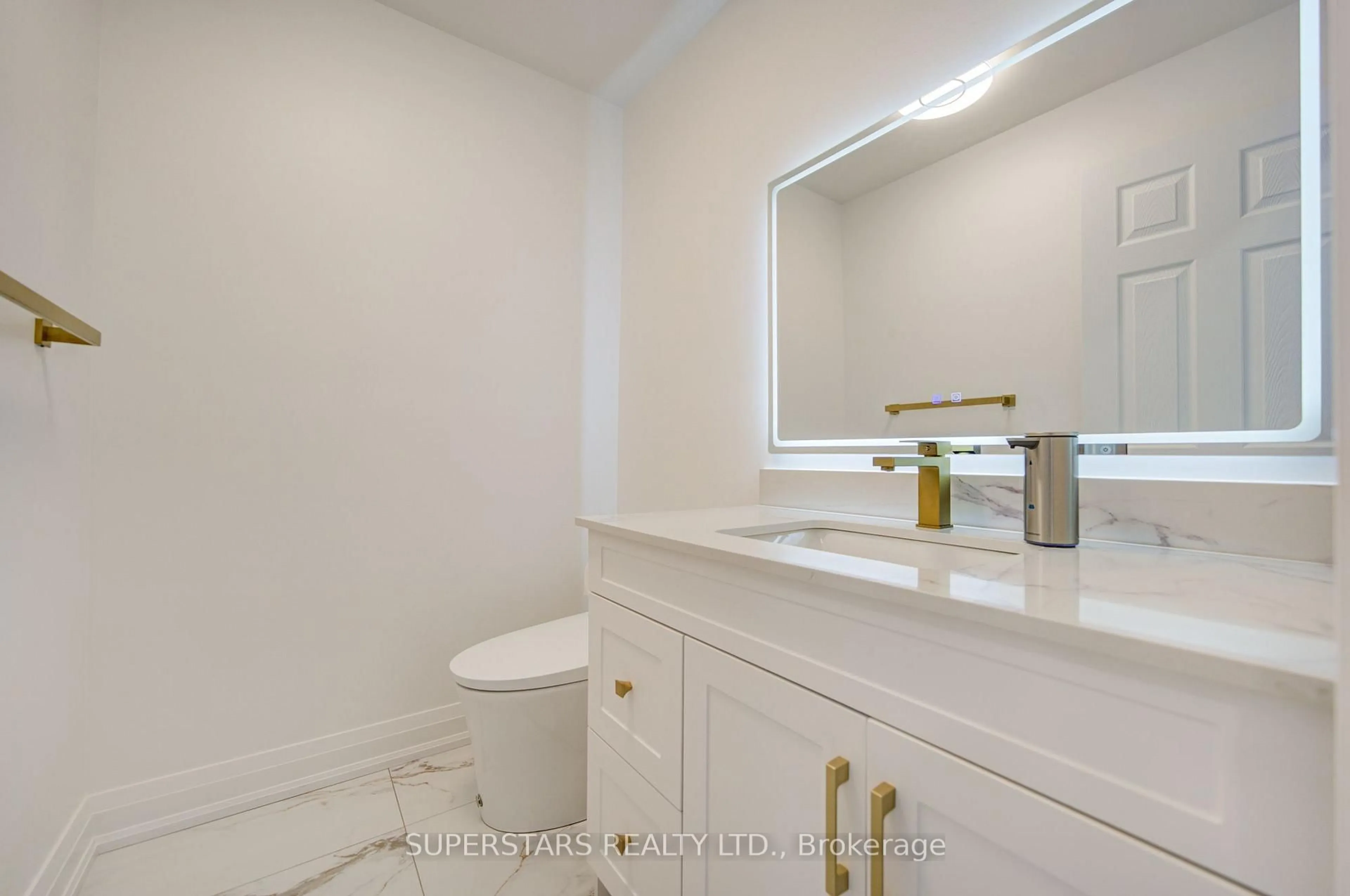 Standard bathroom, ceramic/tile floor for 34 Loweswater Ave, Markham Ontario L3R 7W5