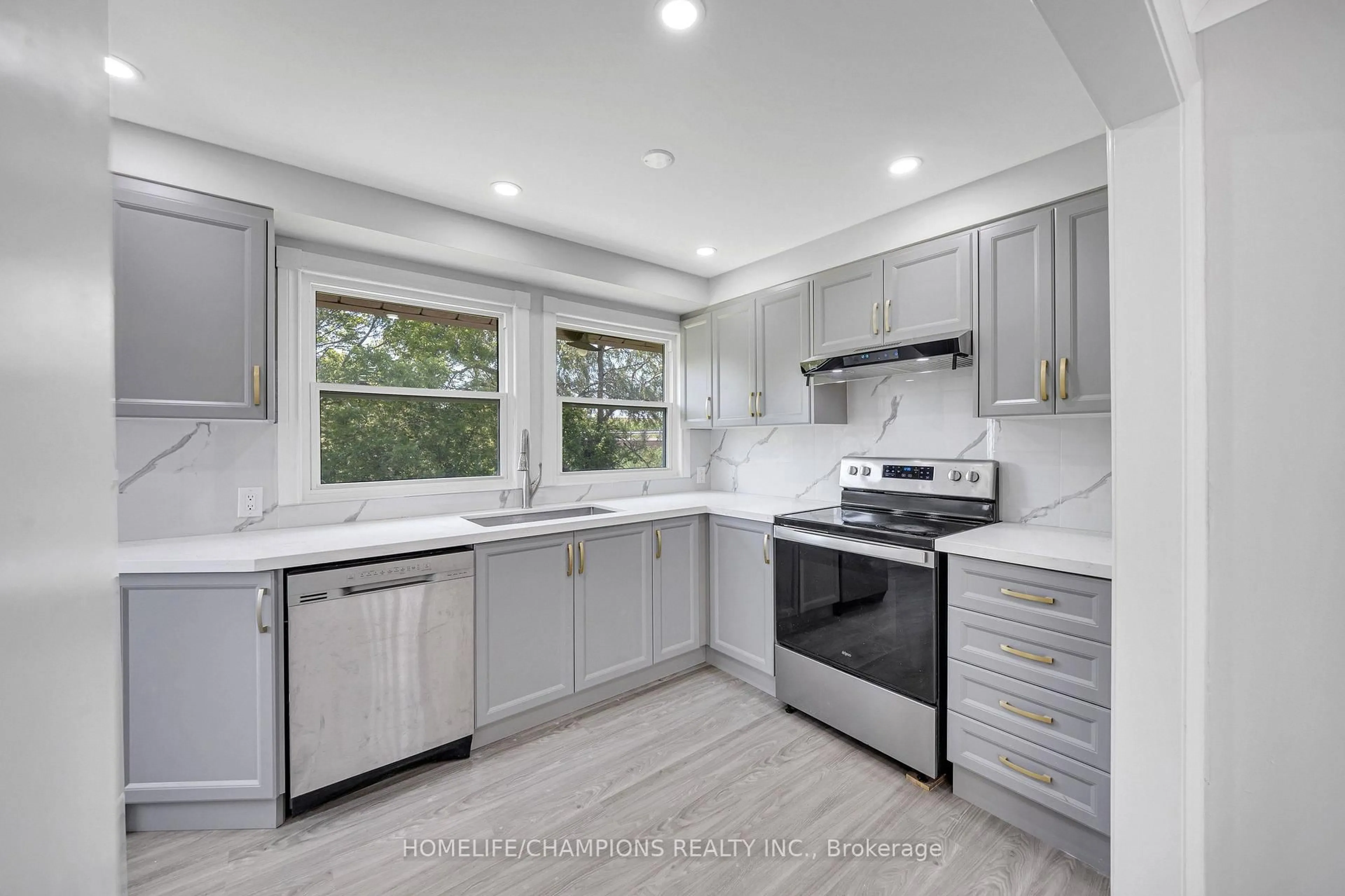 Open concept kitchen, unknown for 997 Mount Albert Rd, East Gwillimbury Ontario L0G 1V0