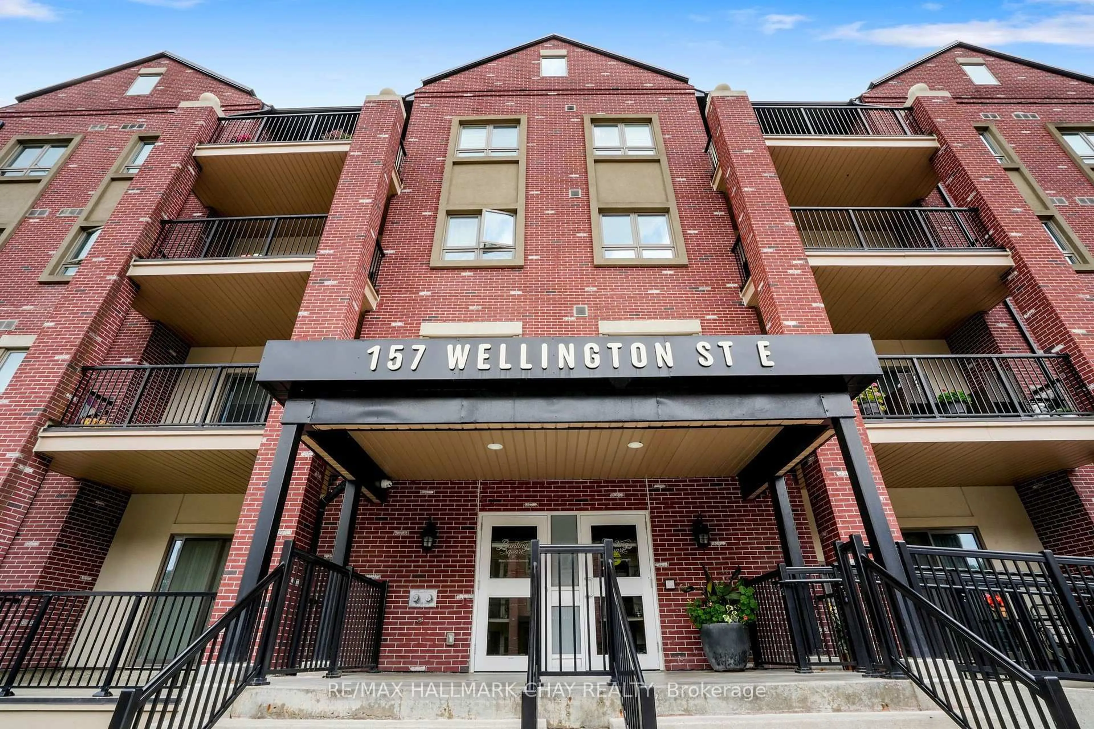 Indoor foyer for 157 WELLINGTON St #404, New Tecumseth Ontario L9R 0R7