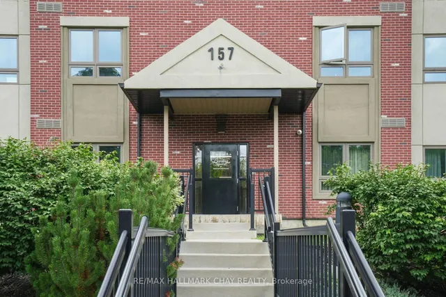 157 WELLINGTON St #404, New Tecumseth 4
