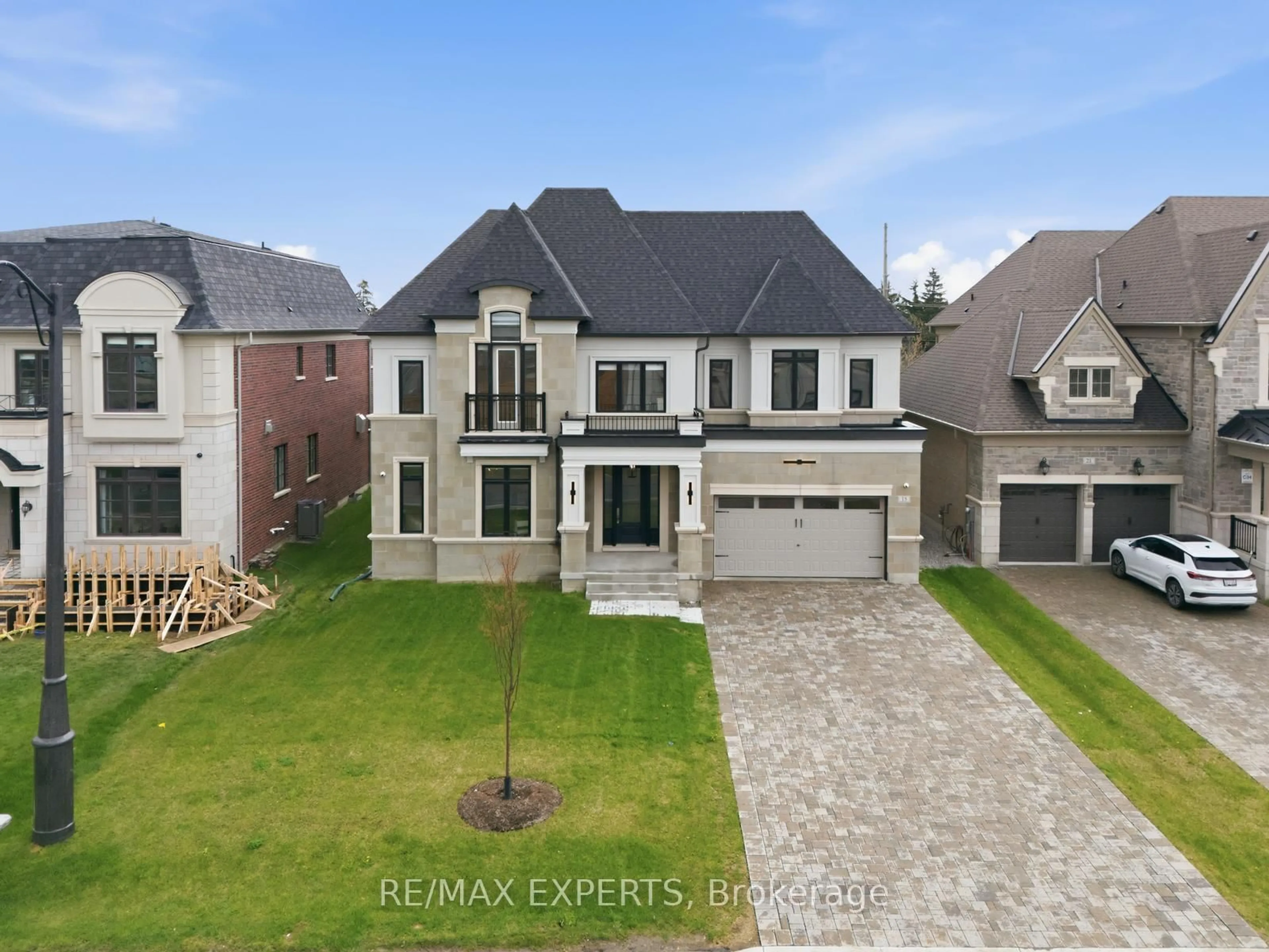 A pic from outside/outdoor area/front of a property/back of a property/a pic from drone, street for 15 Sculpture Garden Lane, Vaughan Ontario L4H 4P1