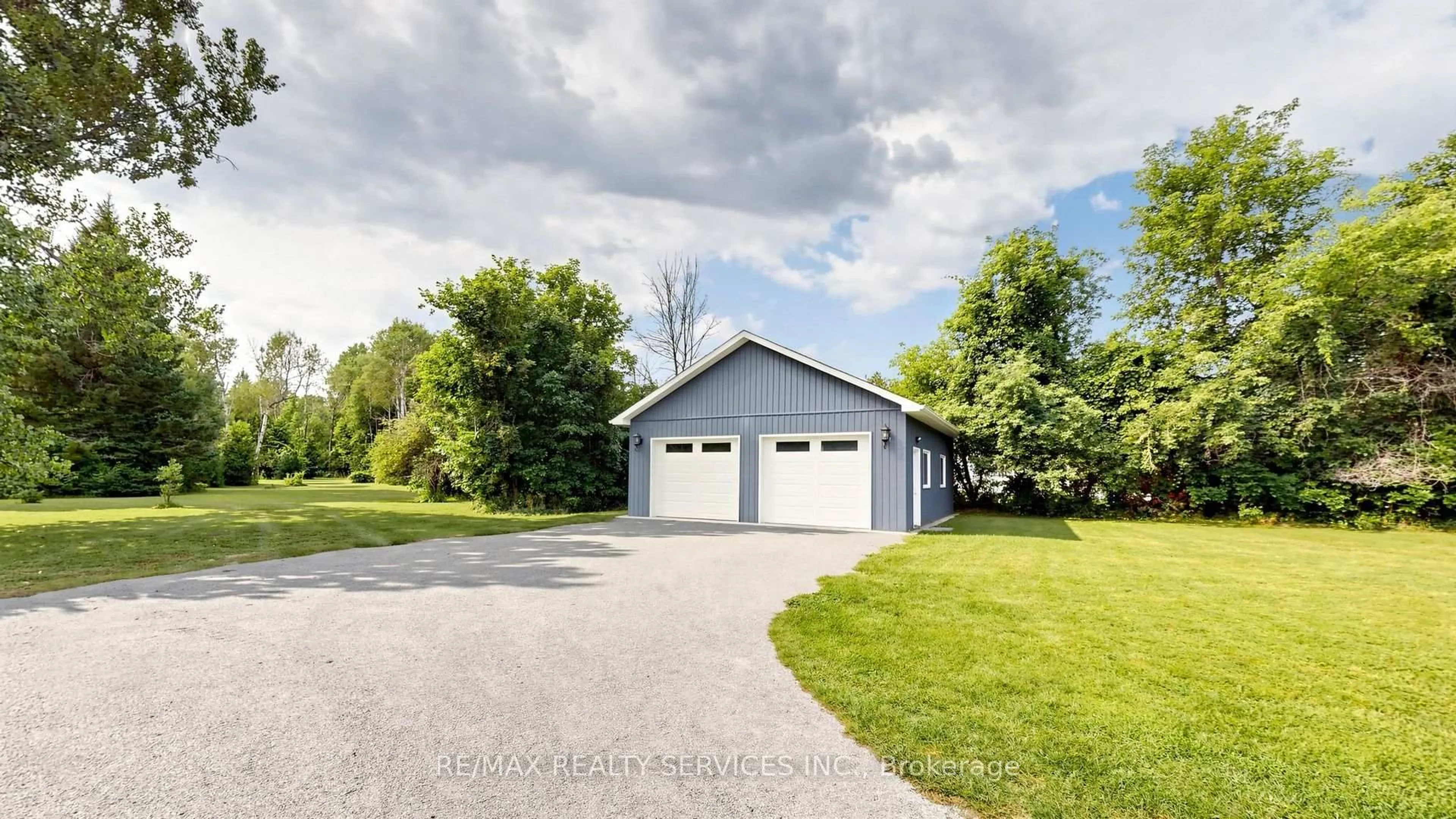 Indoor garage for 9225 County 1 Rd, Adjala-Tosorontio Ontario L0N 1P0