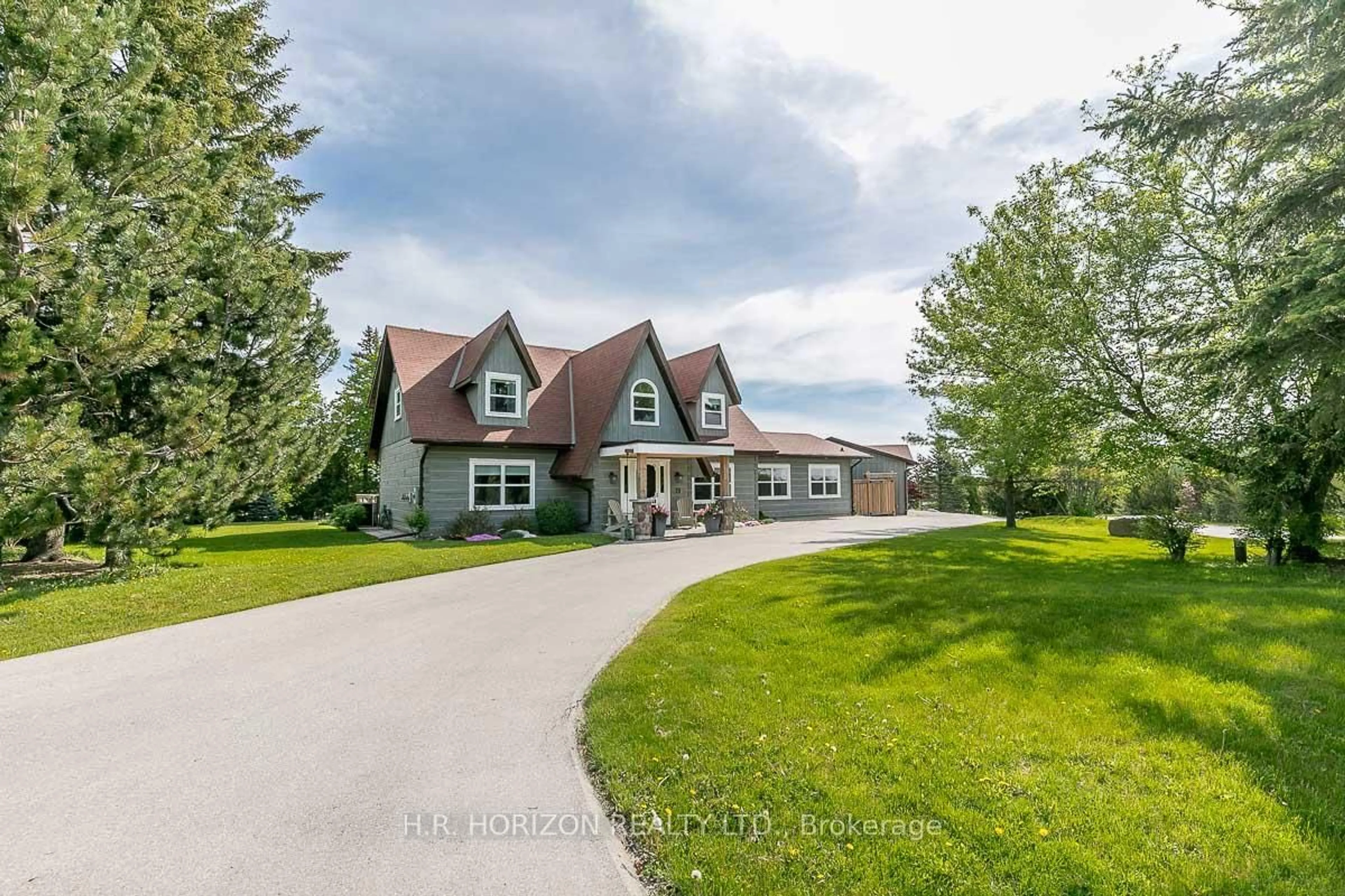 A pic from outside/outdoor area/front of a property/back of a property/a pic from drone, street for 19 Mulock Dr, Bradford West Gwillimbury Ontario L0G 1B0
