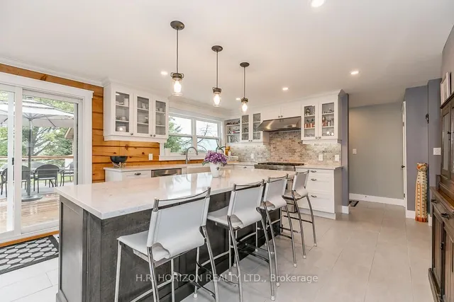 19 Mulock Dr, Bradford West Gwillimbury 5