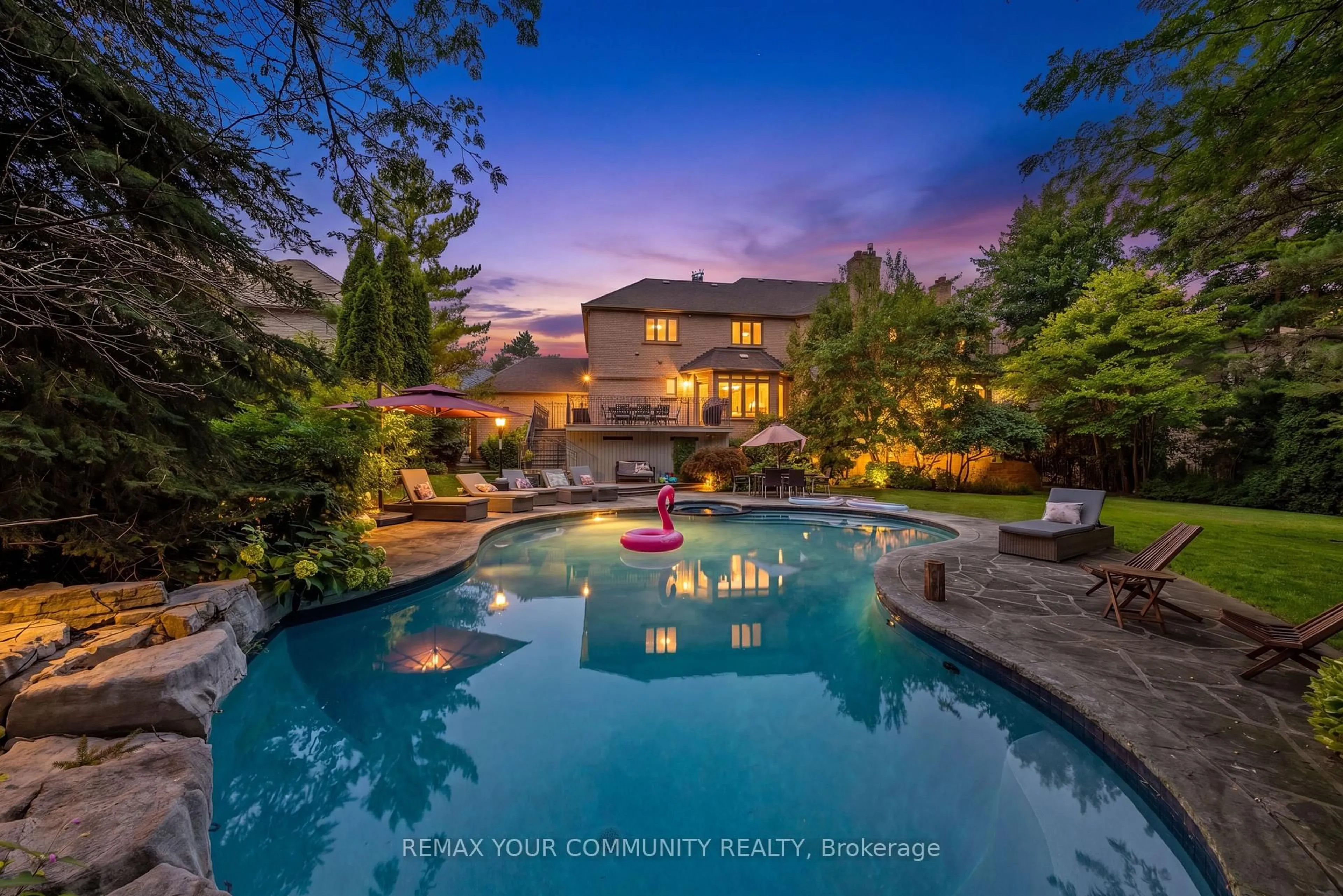 Pool for 75 Arnold Ave, Vaughan Ontario L4J 1B4