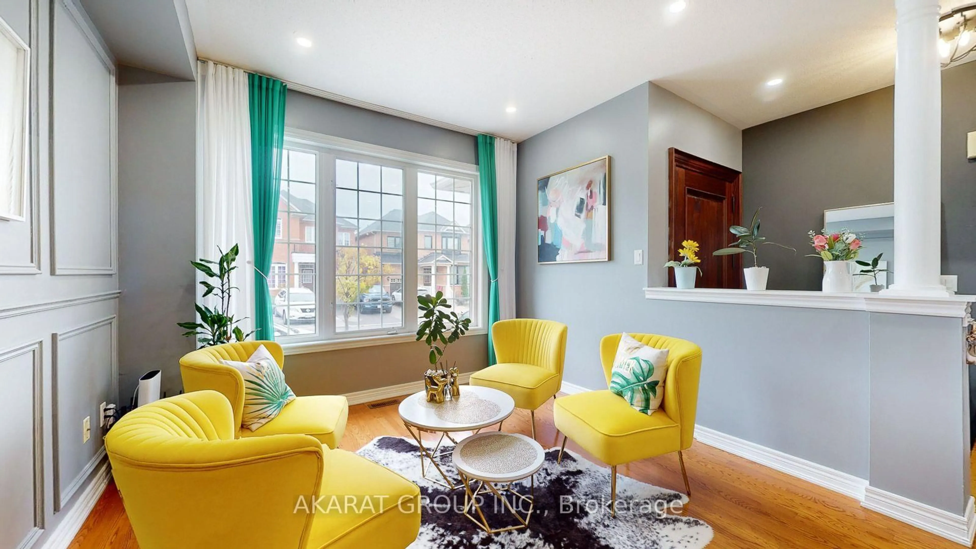 Living room with furniture, wood/laminate floor for 28 Saint James Ave, Vaughan Ontario L4H 3E4