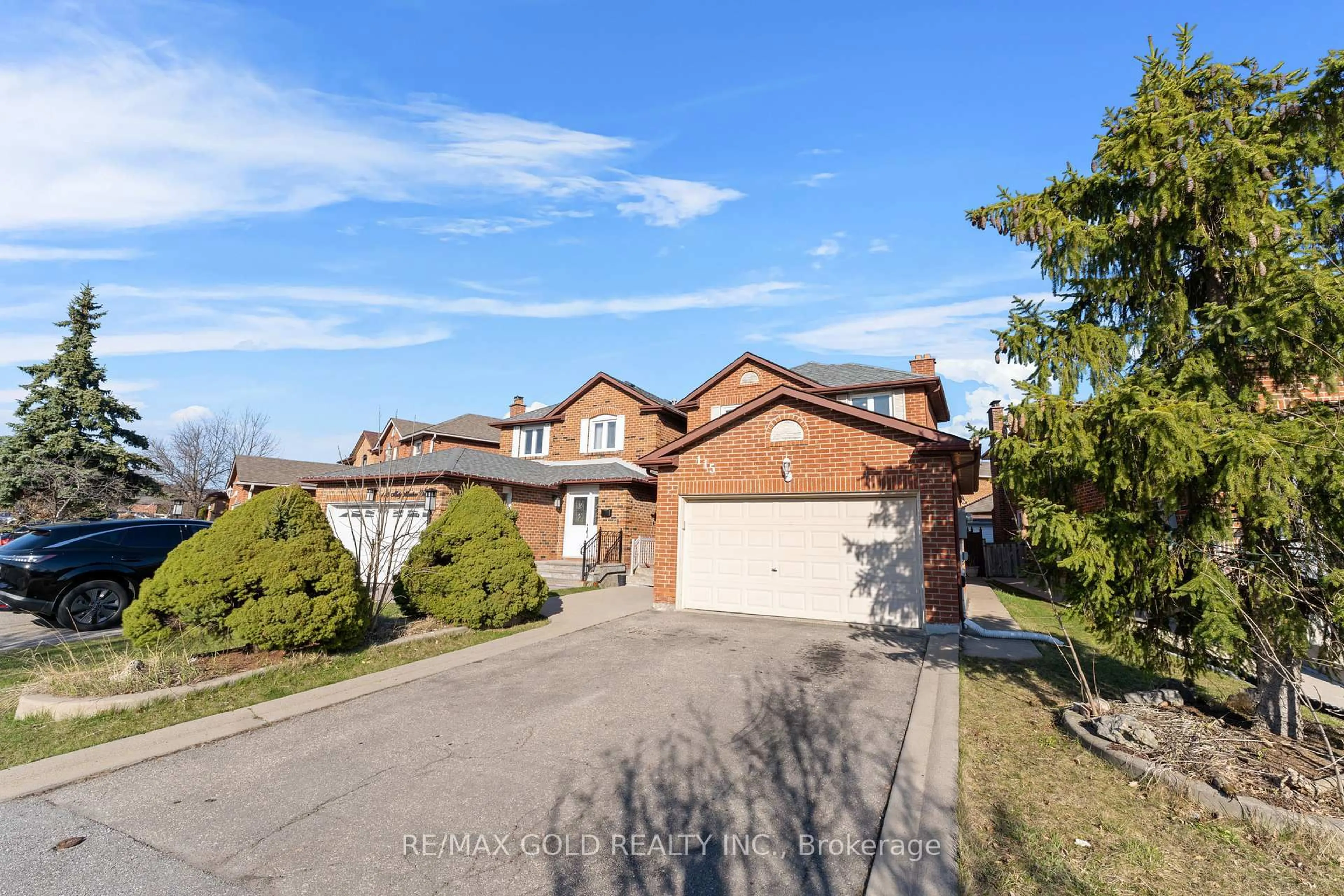 A pic from outside/outdoor area/front of a property/back of a property/a pic from drone, street for 115 Misty Meadow Dr, Vaughan Ontario L4L 3X1