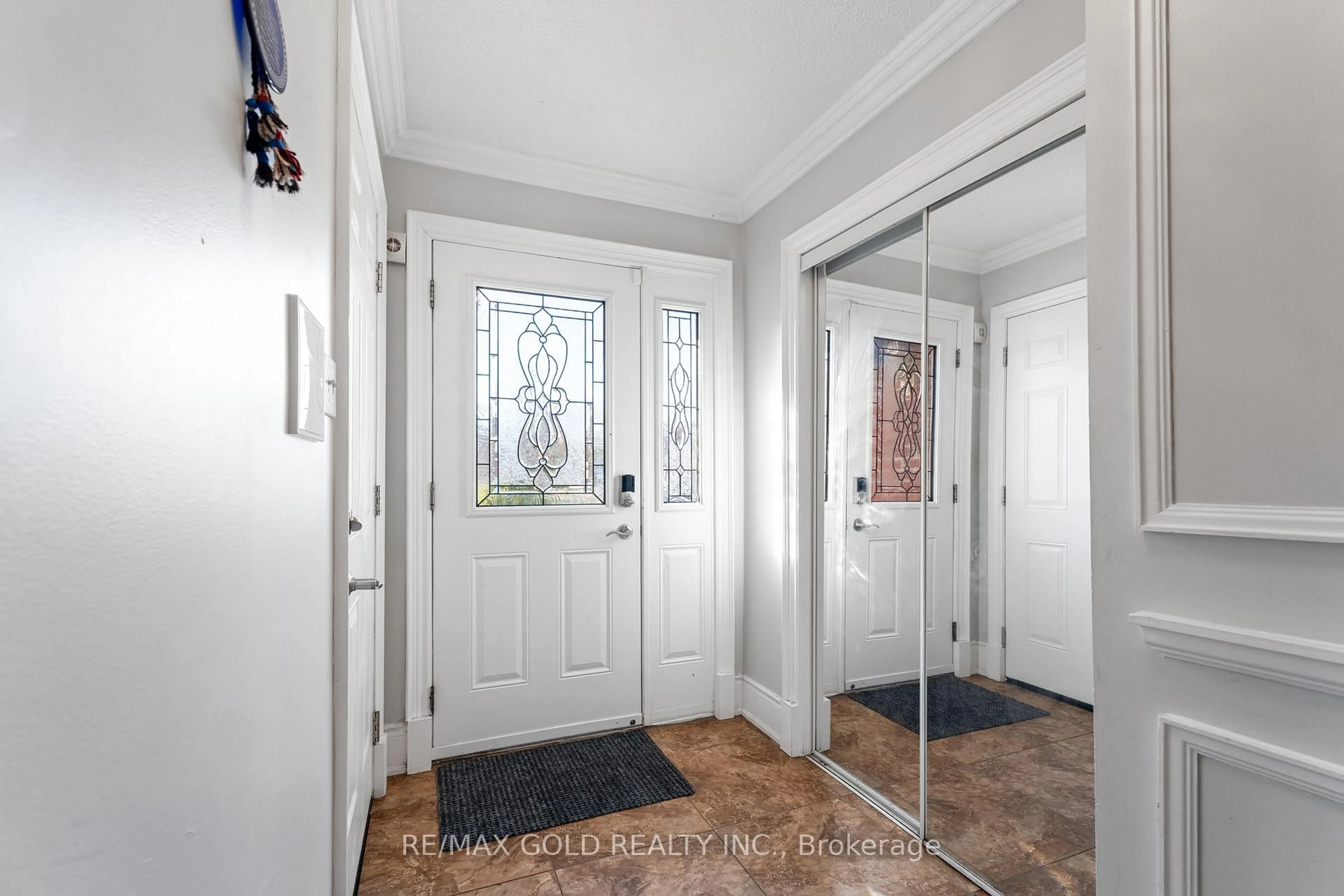 Indoor entryway for 115 Misty Meadow Dr, Vaughan Ontario L4L 3X1