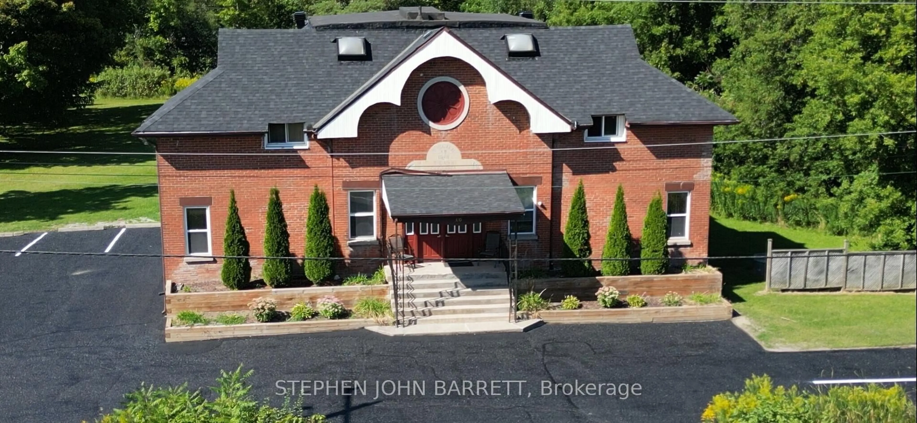A pic from outside/outdoor area/front of a property/back of a property/a pic from drone, unknown for 320 Pefferlaw Rd, Georgina Ontario L0E 1N0