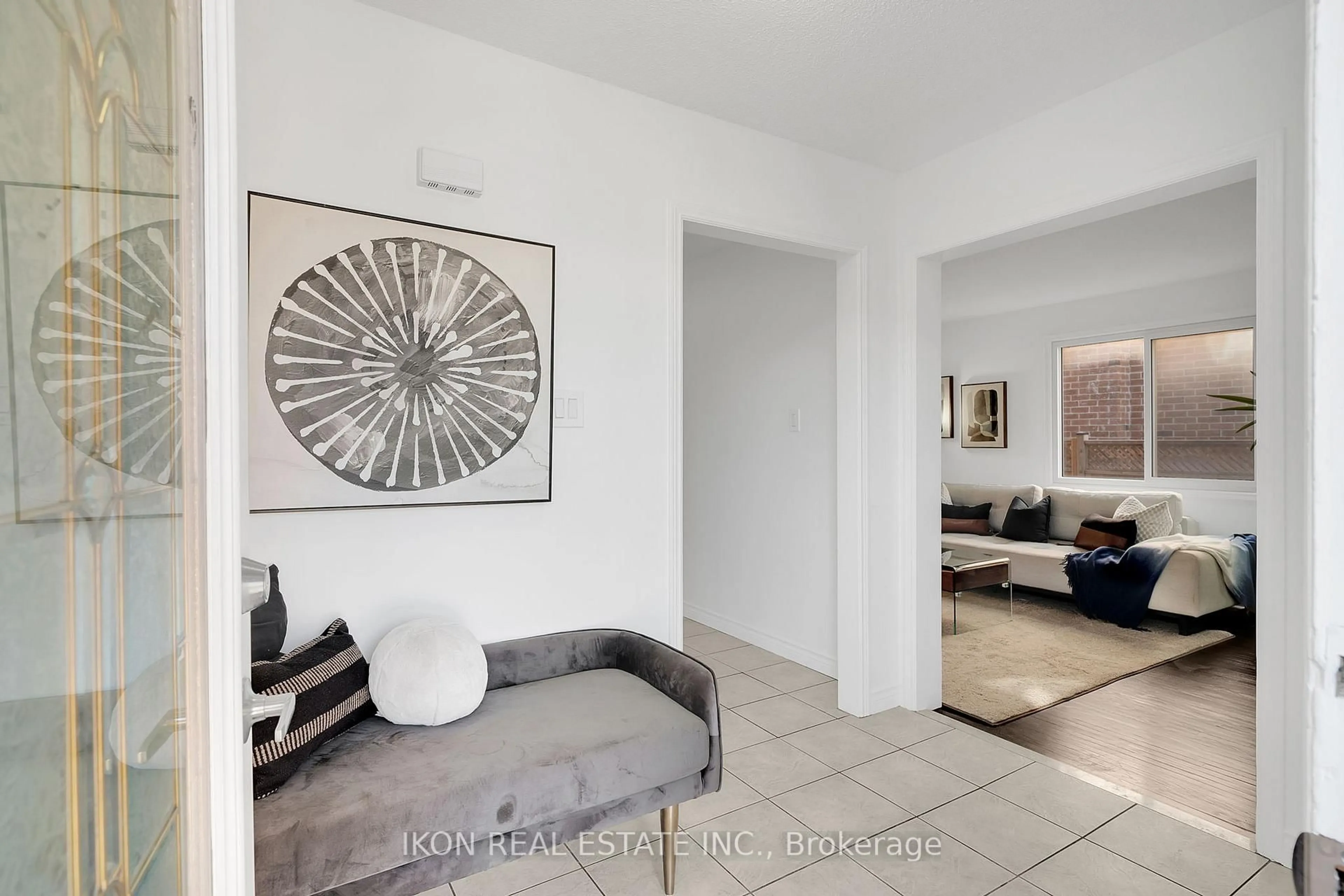 Indoor entryway for 182 Tall Grass Tr, Vaughan Ontario L4L 3P8
