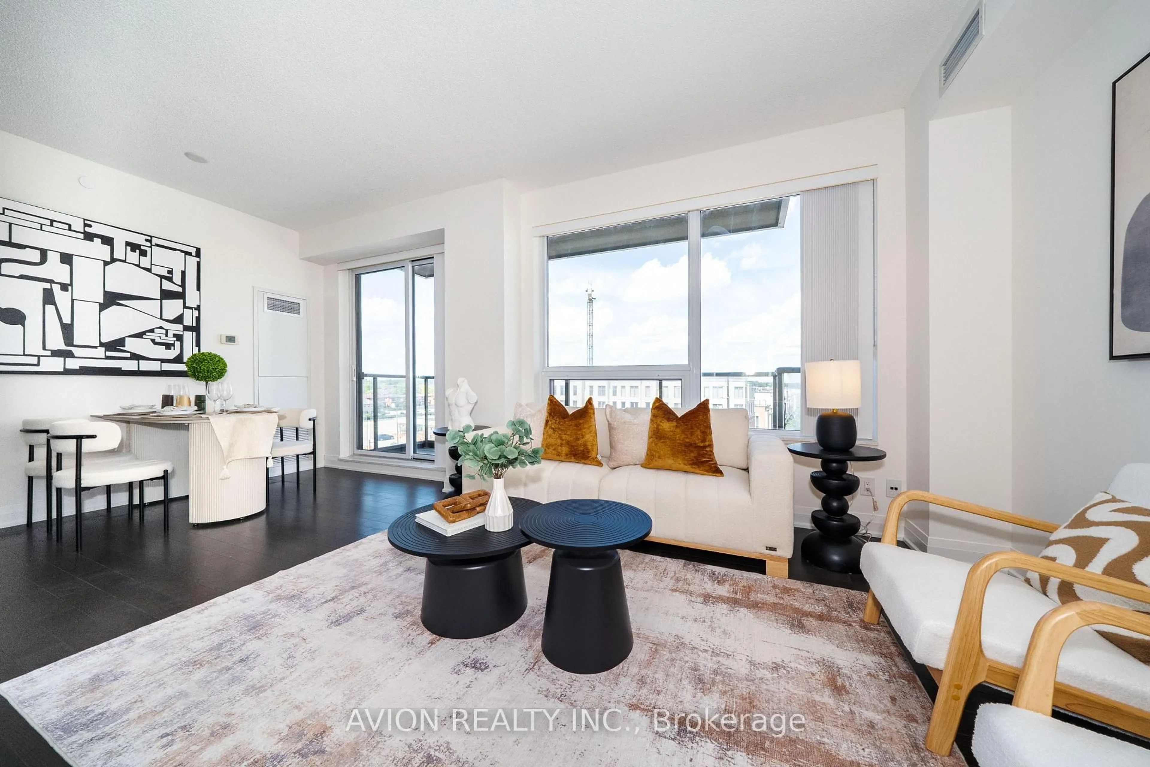 Living room with furniture, unknown for 622 28 Uptown Dr, Markham Ontario L3R 5M8