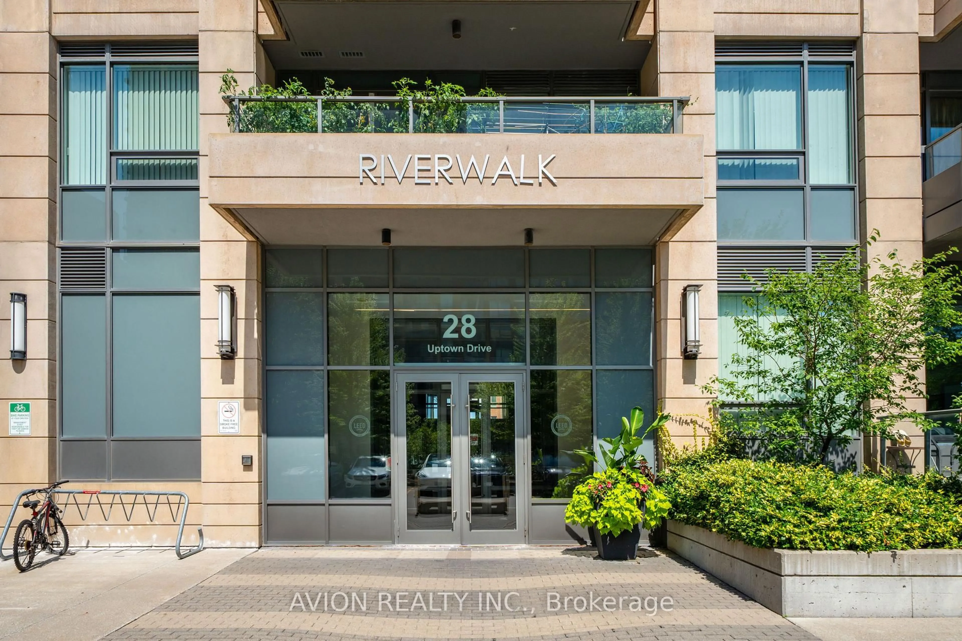 Indoor foyer for 622 28 Uptown Dr, Markham Ontario L3R 5M8