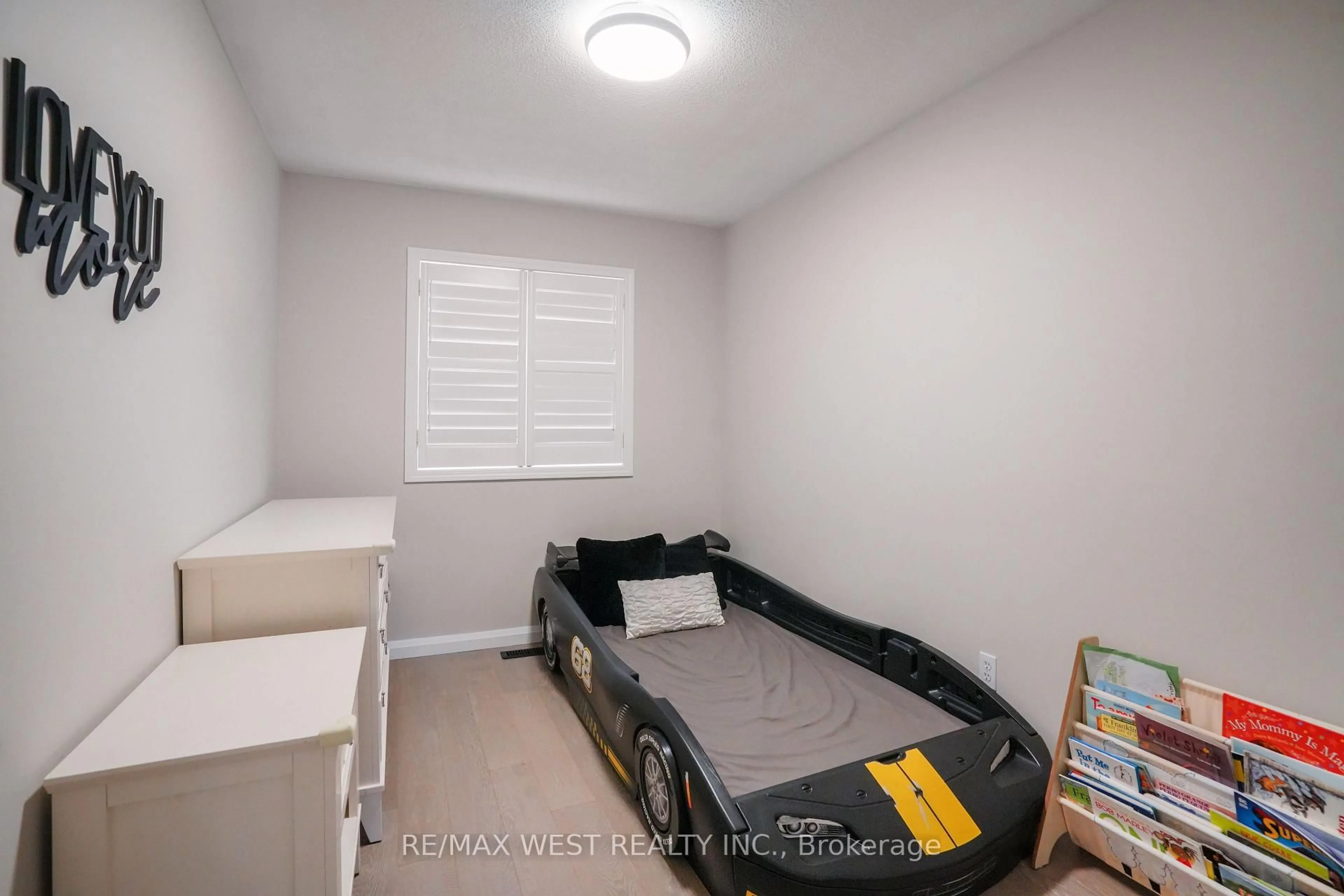 A pic of a room for 8 Jensen Crt, Vaughan Ontario L6A 2T6