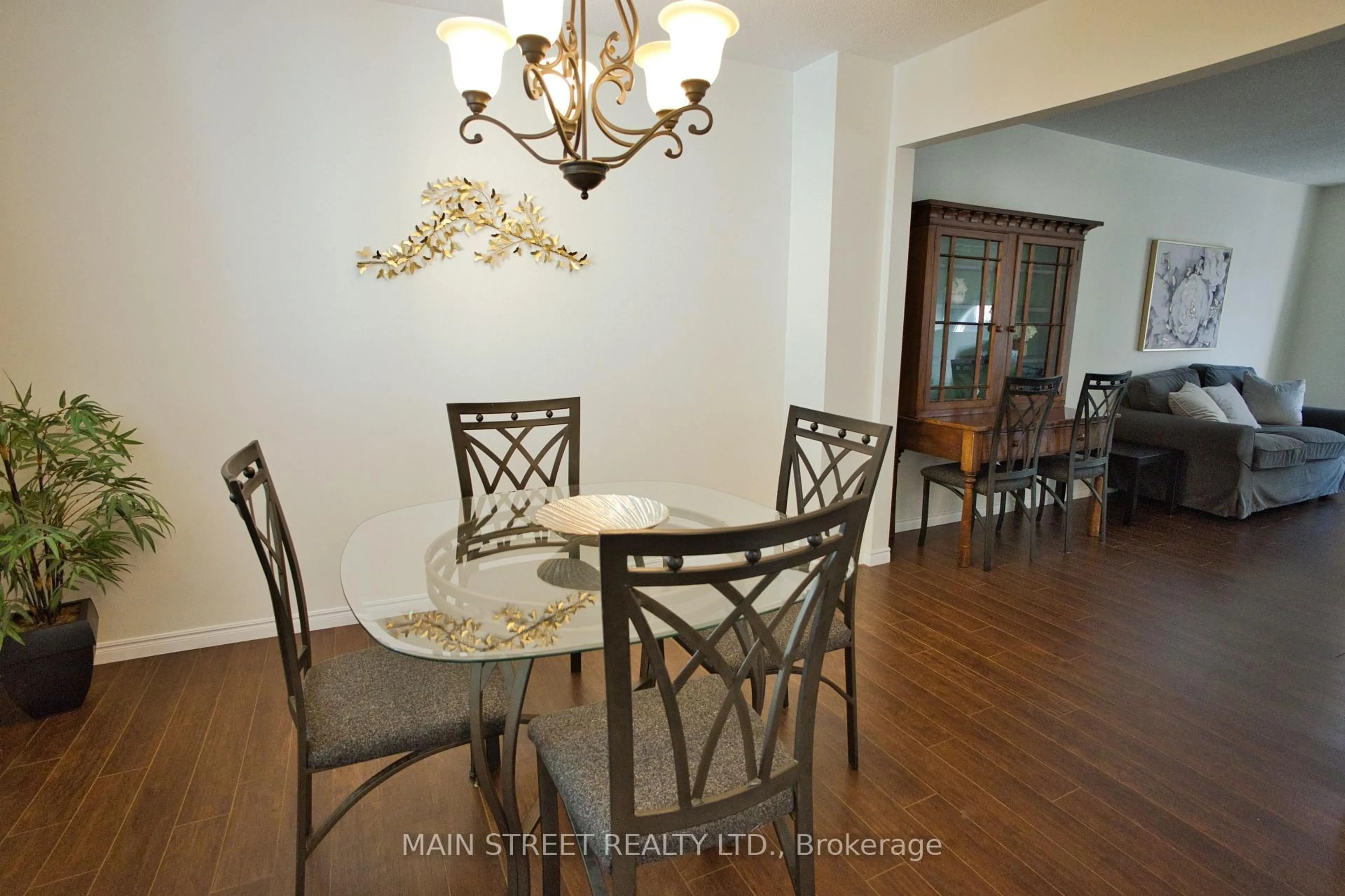 Dining room, unknown for 97 Riverglen Dr, Georgina Ontario L4P 2R3