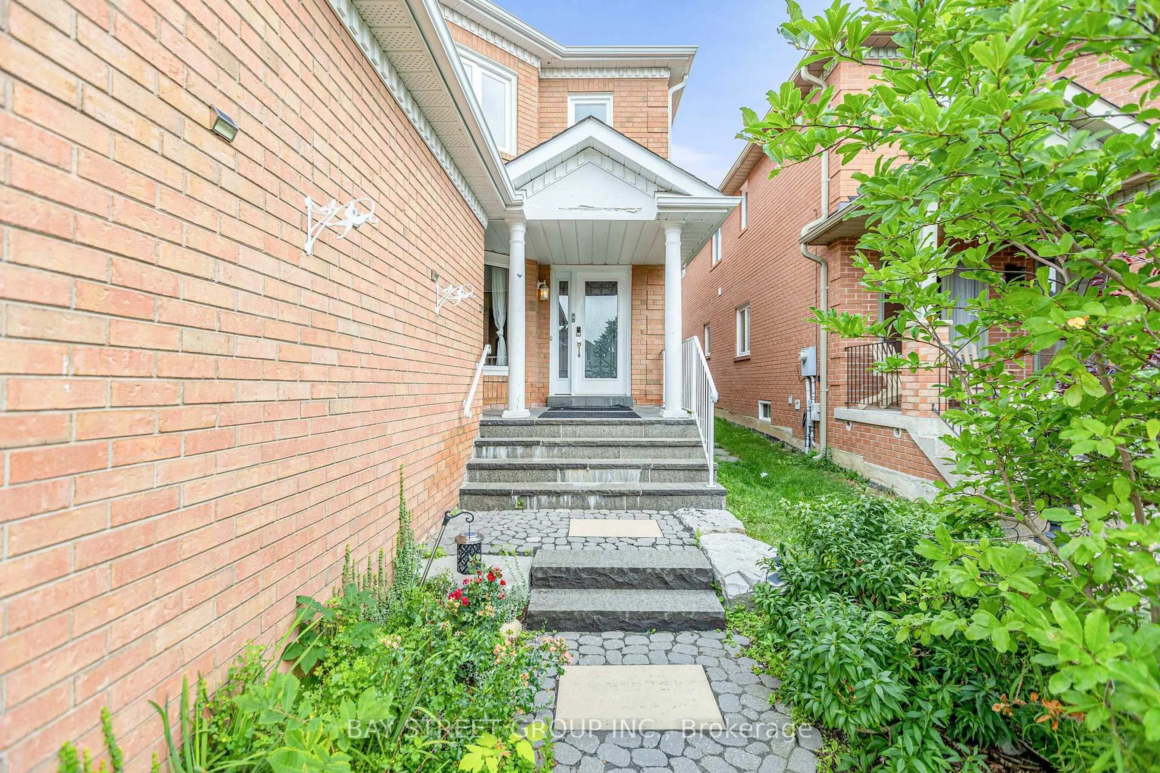 Home with brick exterior material, street for 14 Rocksprings Ave, Richmond Hill Ontario L4S 1R1