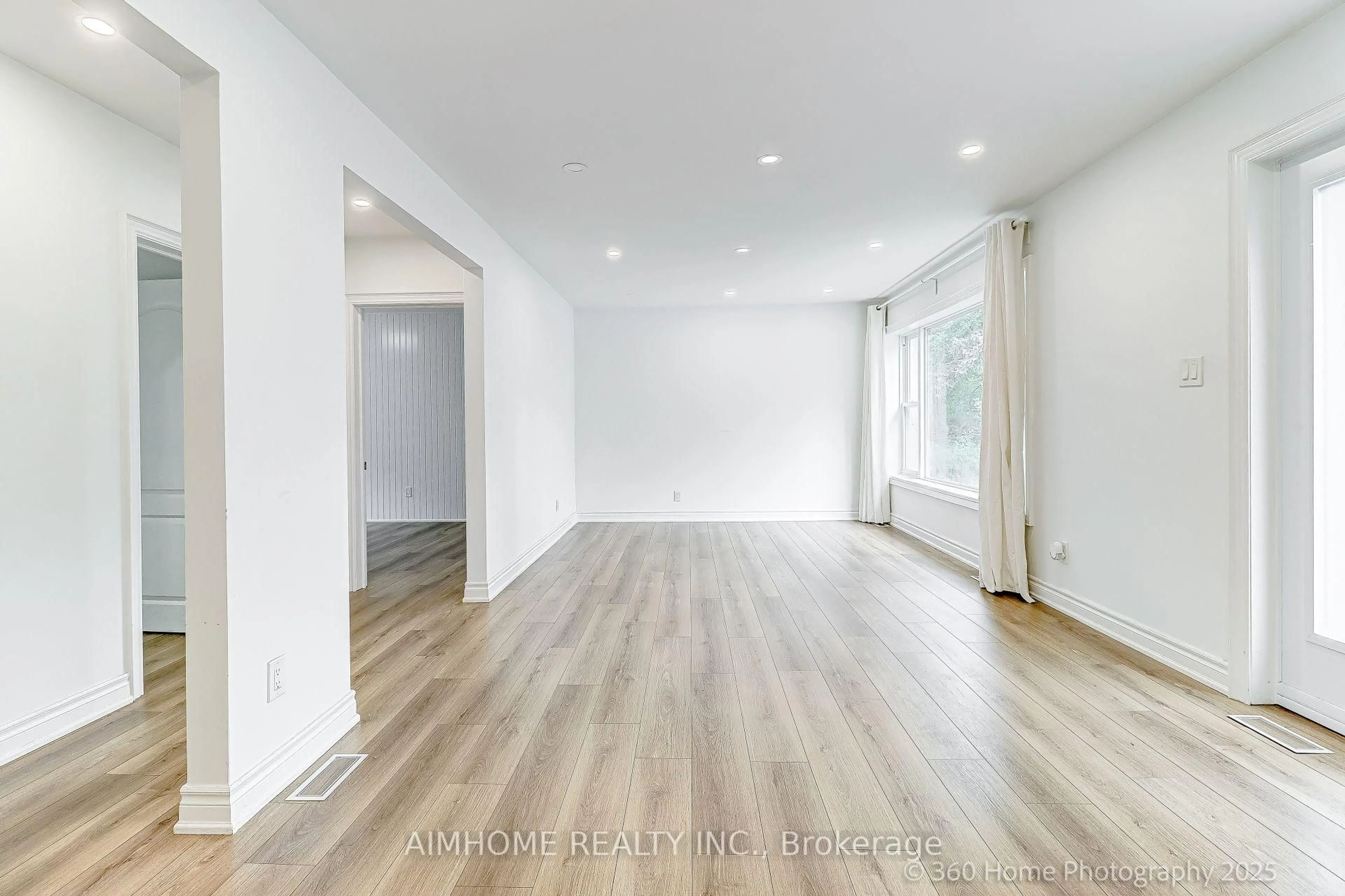 A pic of a room for 108 Steeles Ave, Markham Ontario L3T 1A4