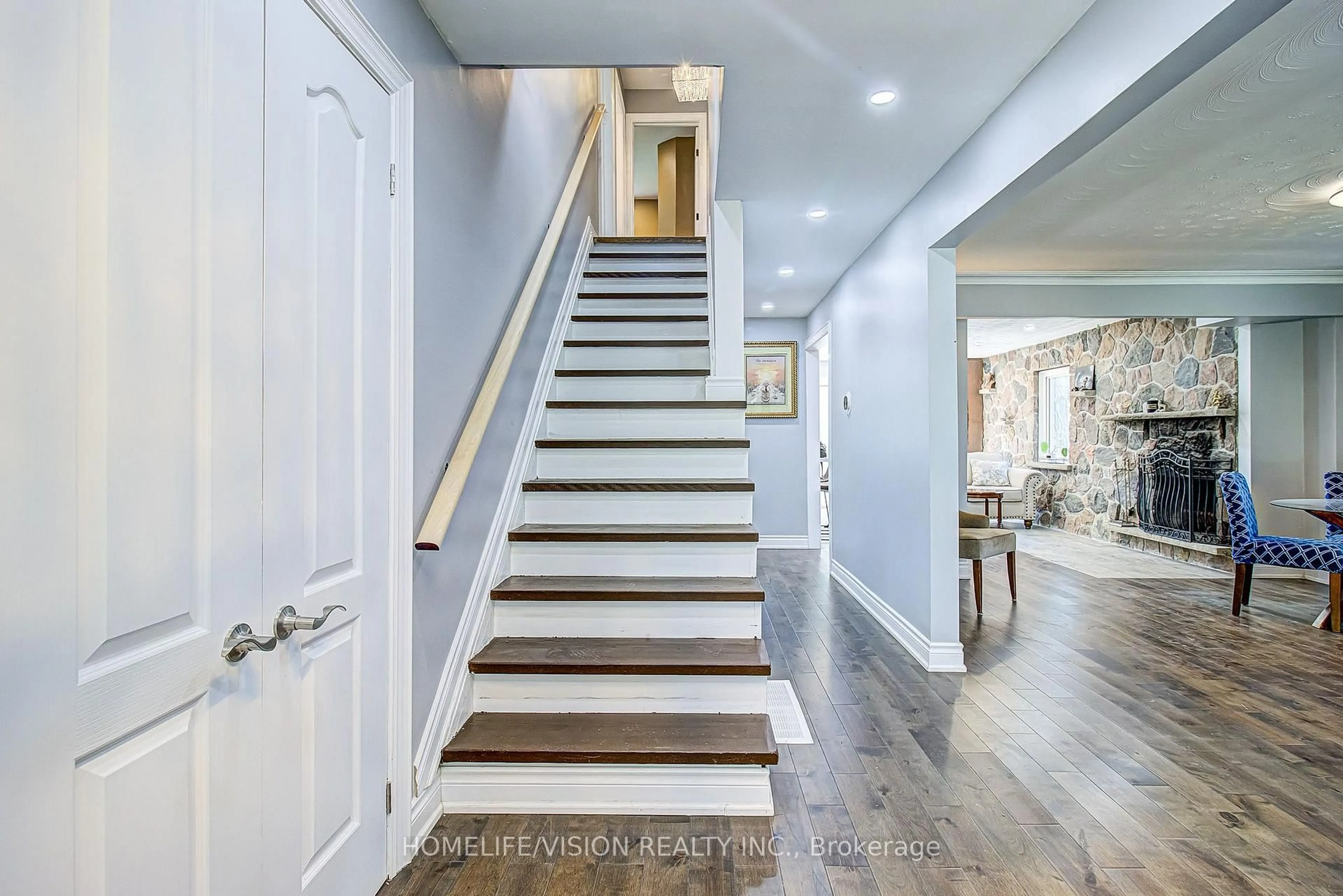 Stairs for 245 Regional Road 8 Rd, Uxbridge Ontario L9P 1R1