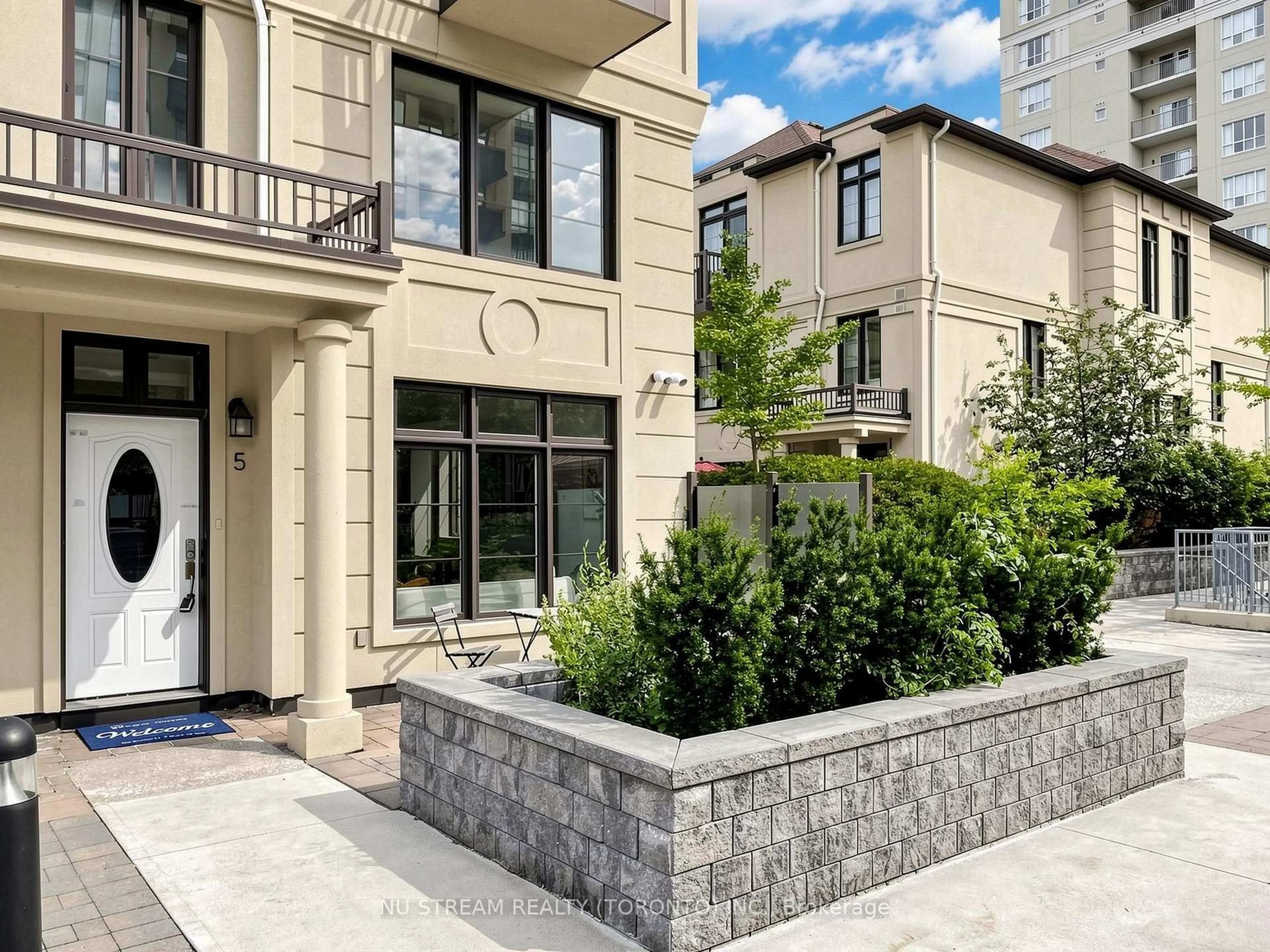 Home with brick exterior material, street for 7 Brighton Pl #5, Vaughan Ontario L4J 0H1