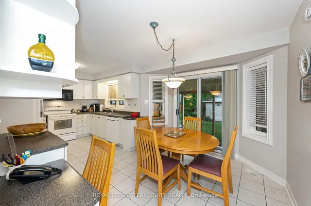 66 Gates Rd, Vaughan 5
