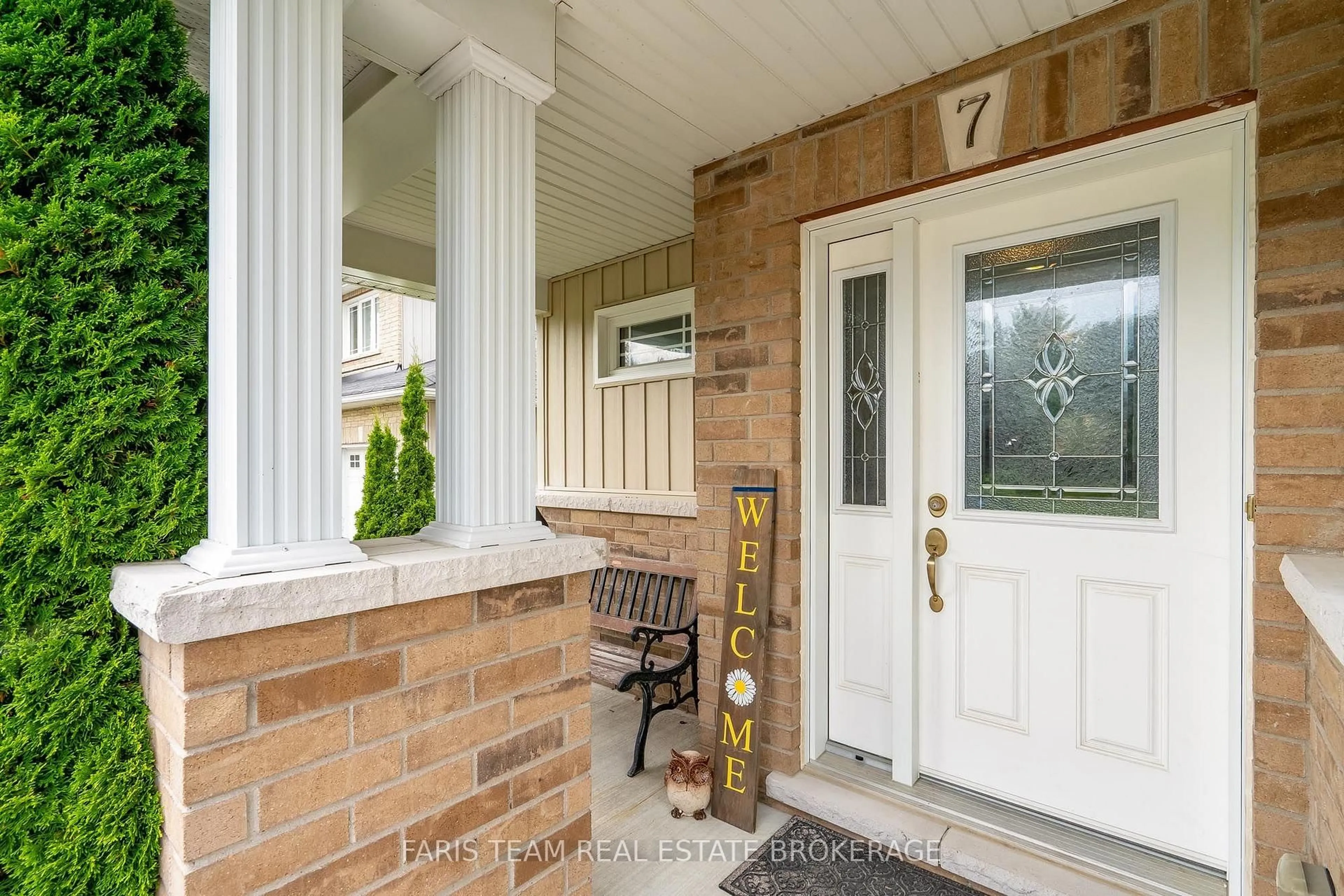 Indoor entryway for 7 Mancini Dr, Essa Ontario L0M 1B1