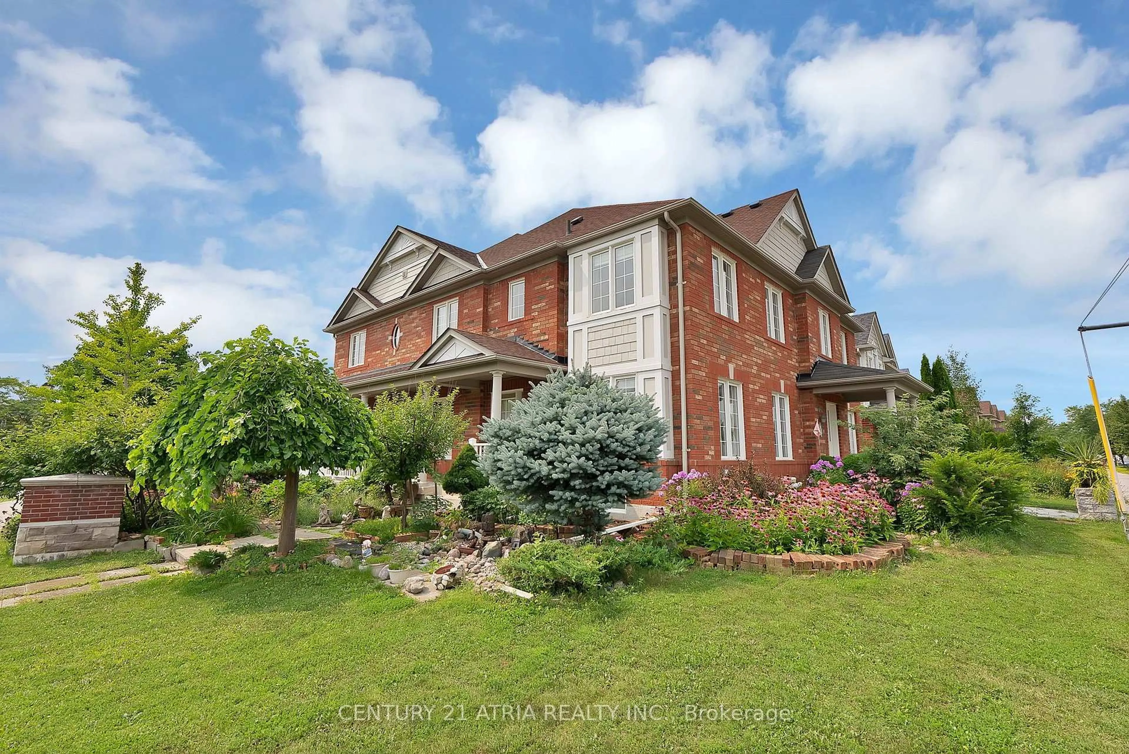 Home with brick exterior material, building for 100 Gas Lamp Lane, Markham Ontario L6B 0H7