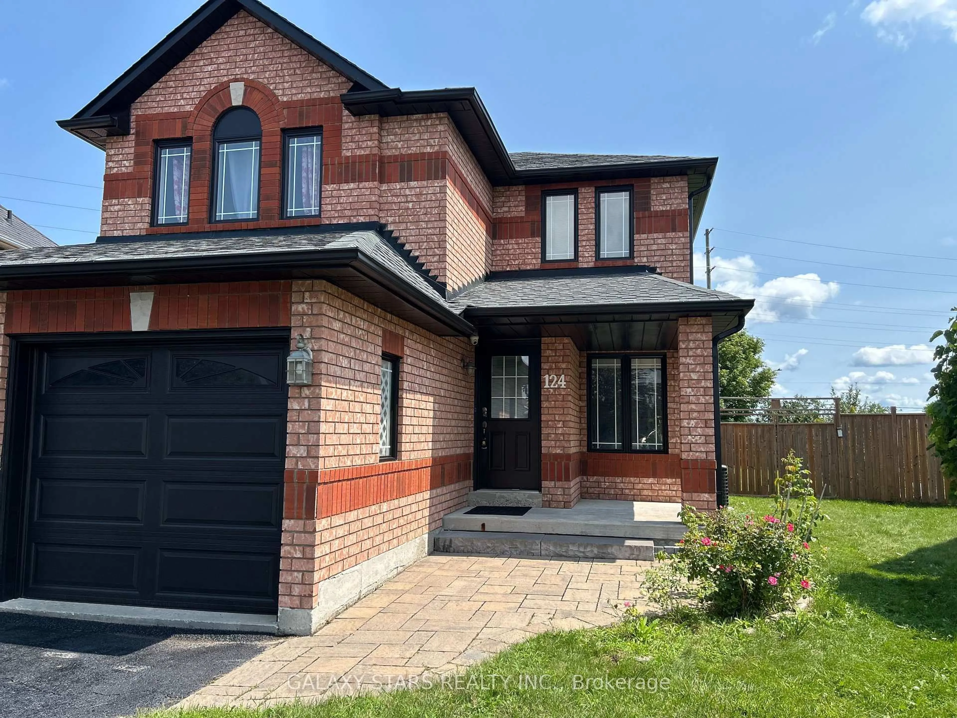 Home with brick exterior material, street for 124 Amberview Dr, Georgina Ontario L4P 3Y4