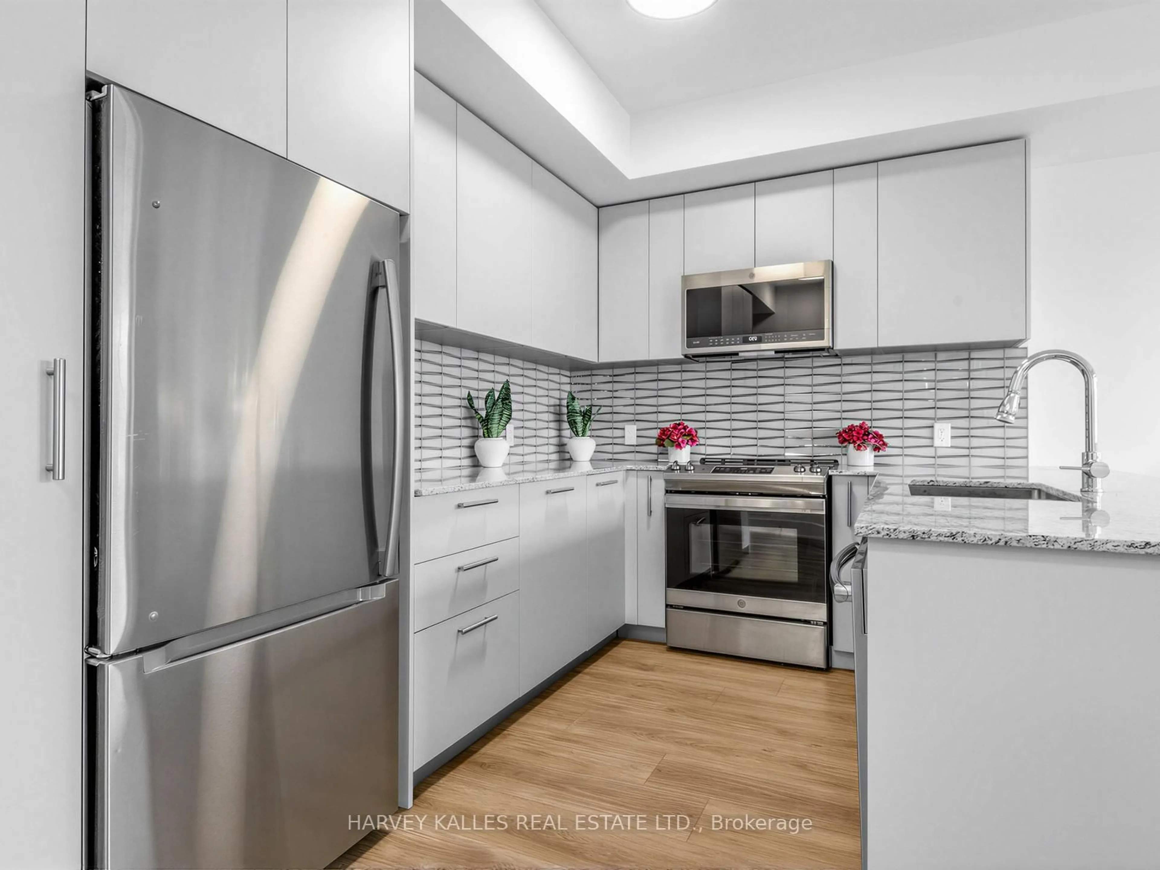 Unknown for 101 Cathedral High St #329, Markham Ontario L6C 3L8