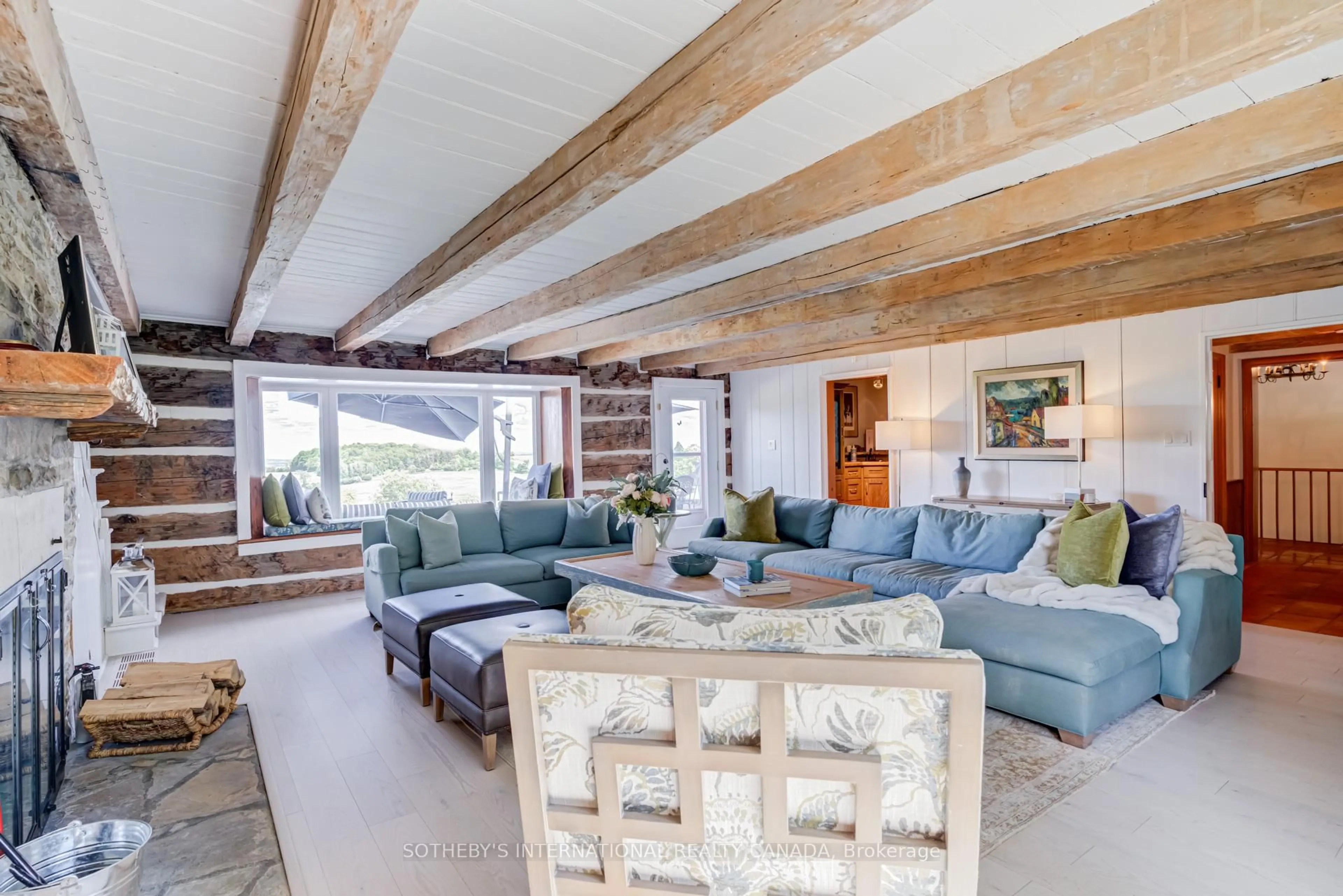 Living room with furniture, unknown for 995611 Mono-Adjala Townline, Adjala-Tosorontio Ontario L0N 1R0