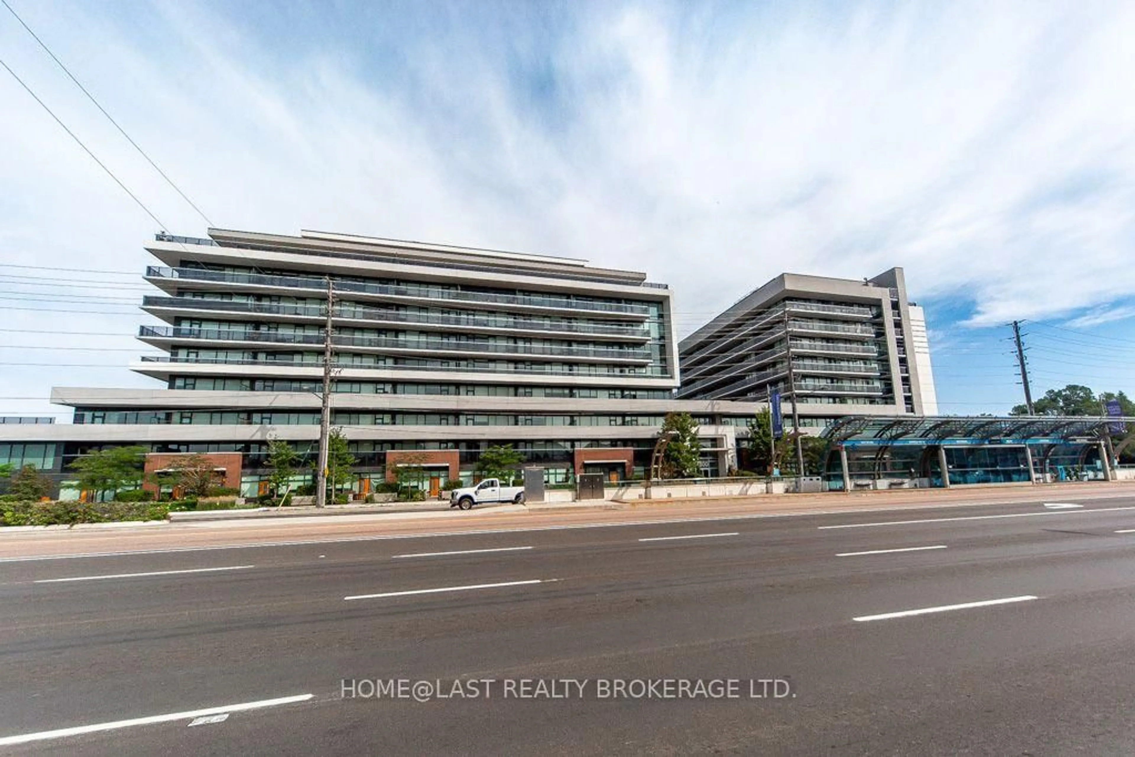 Blurry image for 4800 Highway 7 Highway #605, Vaughan Ontario L4L 1H8