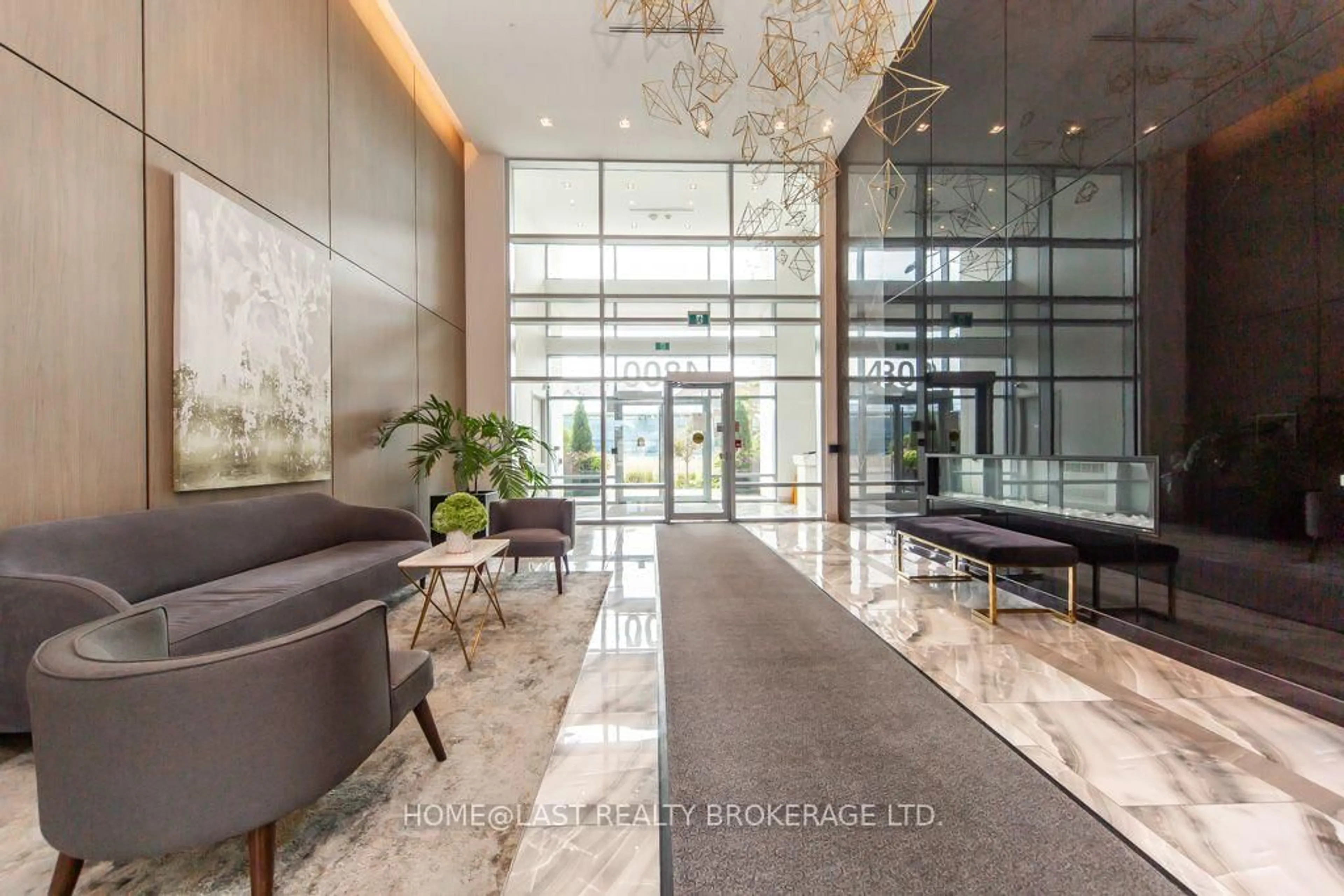 Lobby for 4800 Highway 7 Highway #605, Vaughan Ontario L4L 1H8