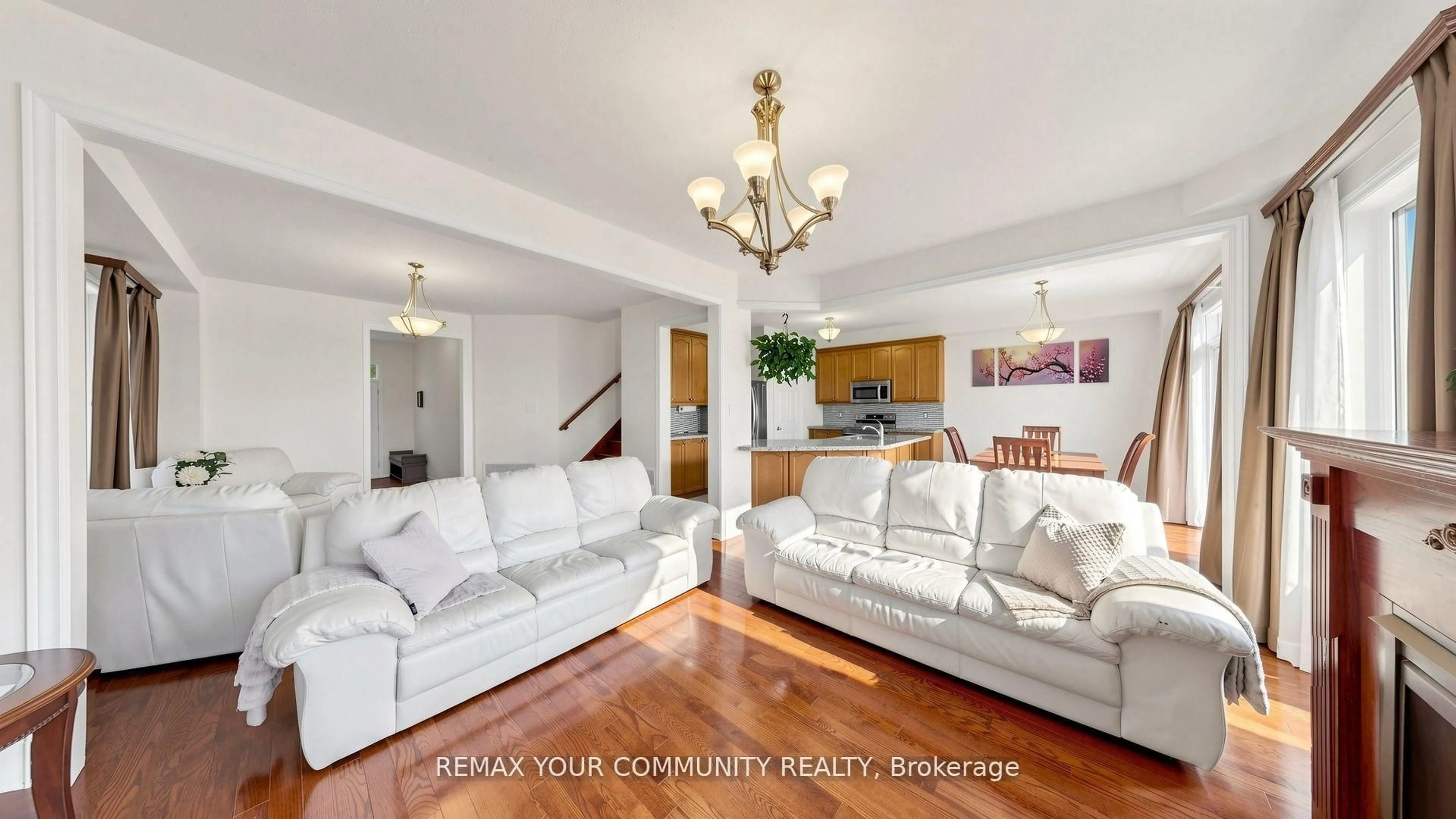 Living room with furniture, unknown for 6 Homerton Ave, Richmond Hill Ontario L4E 0V9