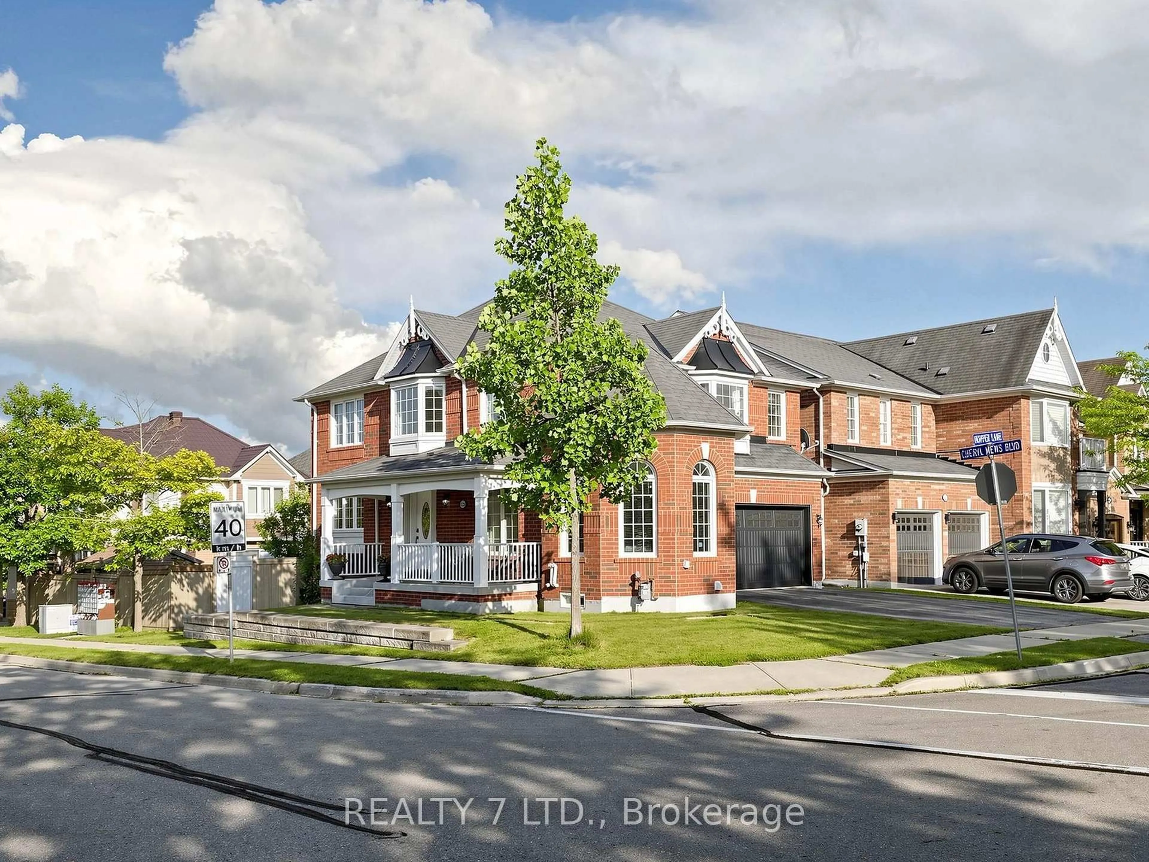 Home with brick exterior material, street for 330 Cheryl Mews Blvd, Newmarket Ontario L3X 3J6