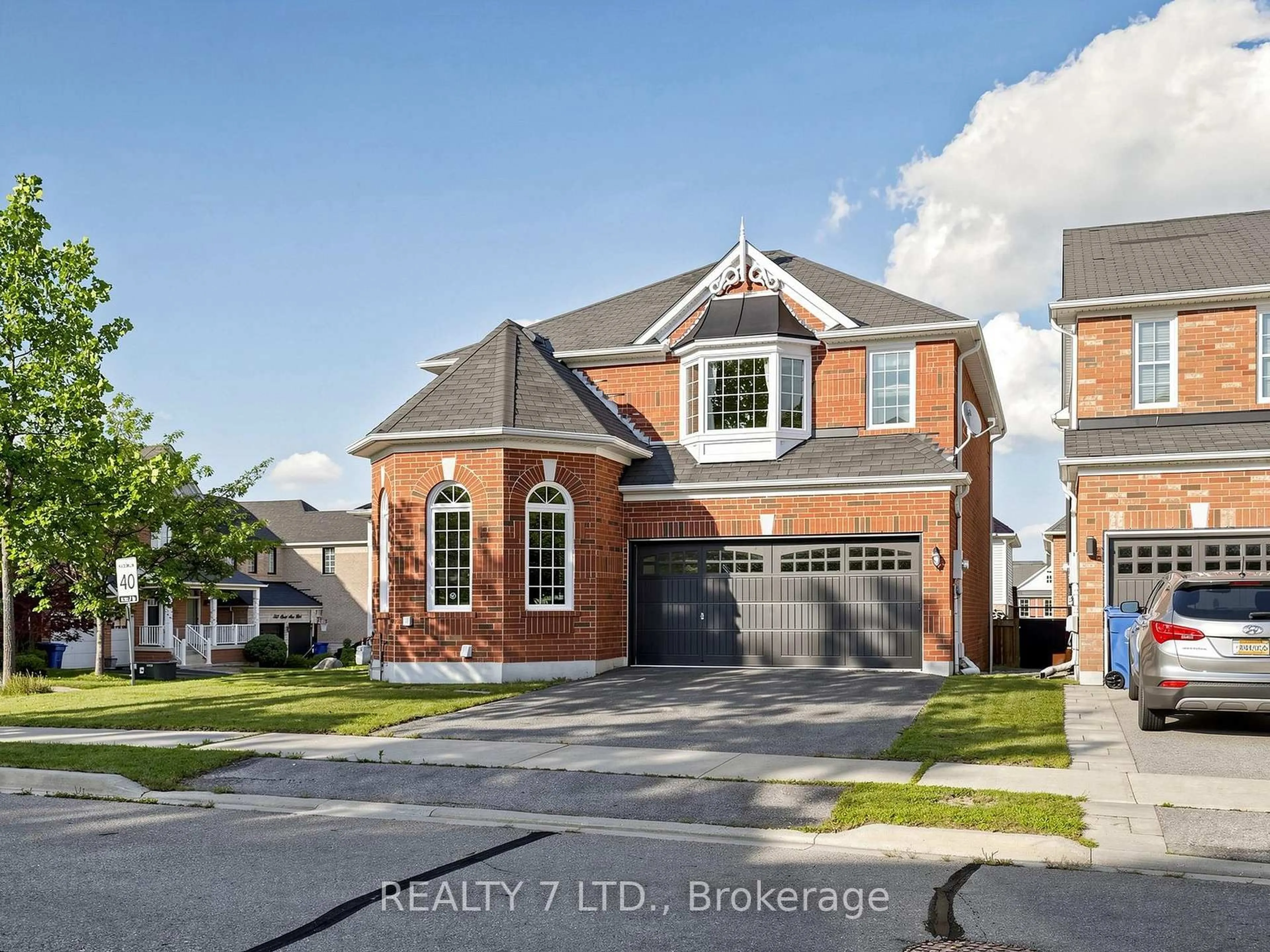 Home with brick exterior material, street for 330 Cheryl Mews Blvd, Newmarket Ontario L3X 3J6