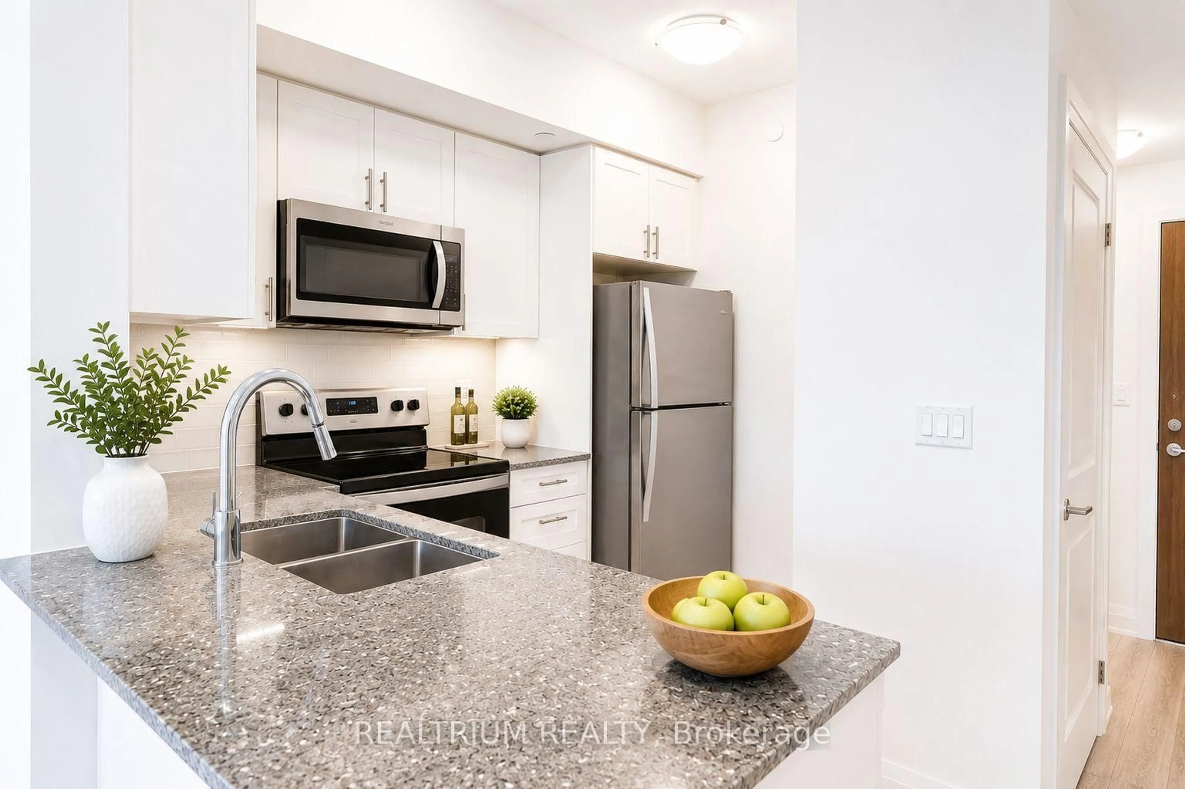 Standard kitchen, unknown for 9700 Ninth Line #602, Markham Ontario L6B 1A8