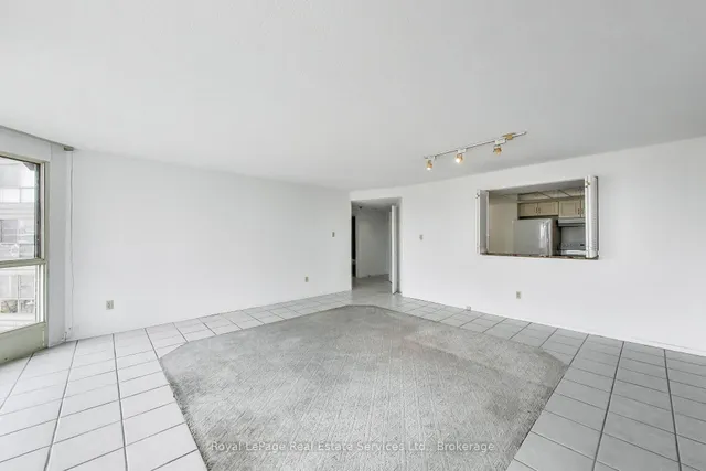 5 Weldrick Rd #611, Richmond Hill 3