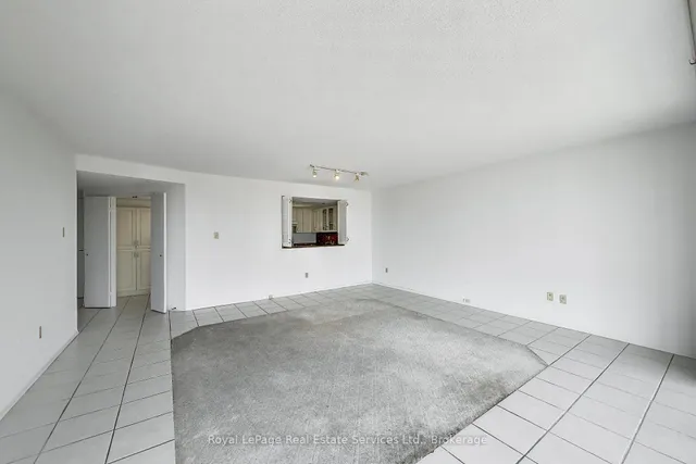 5 Weldrick Rd #611, Richmond Hill 4