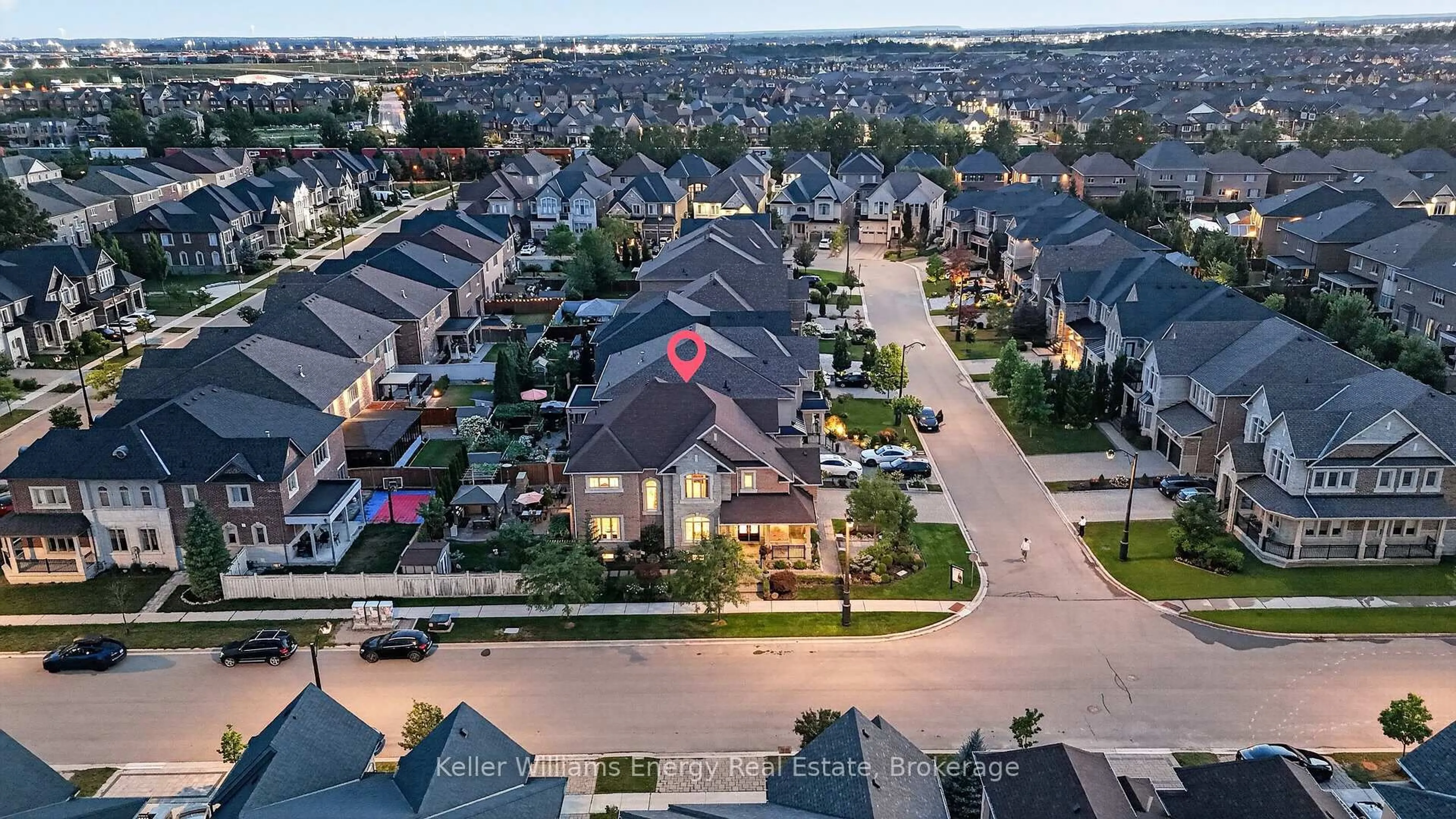 A pic from outside/outdoor area/front of a property/back of a property/a pic from drone, street for 59 Venkata Dr, Vaughan Ontario L0J 1C0