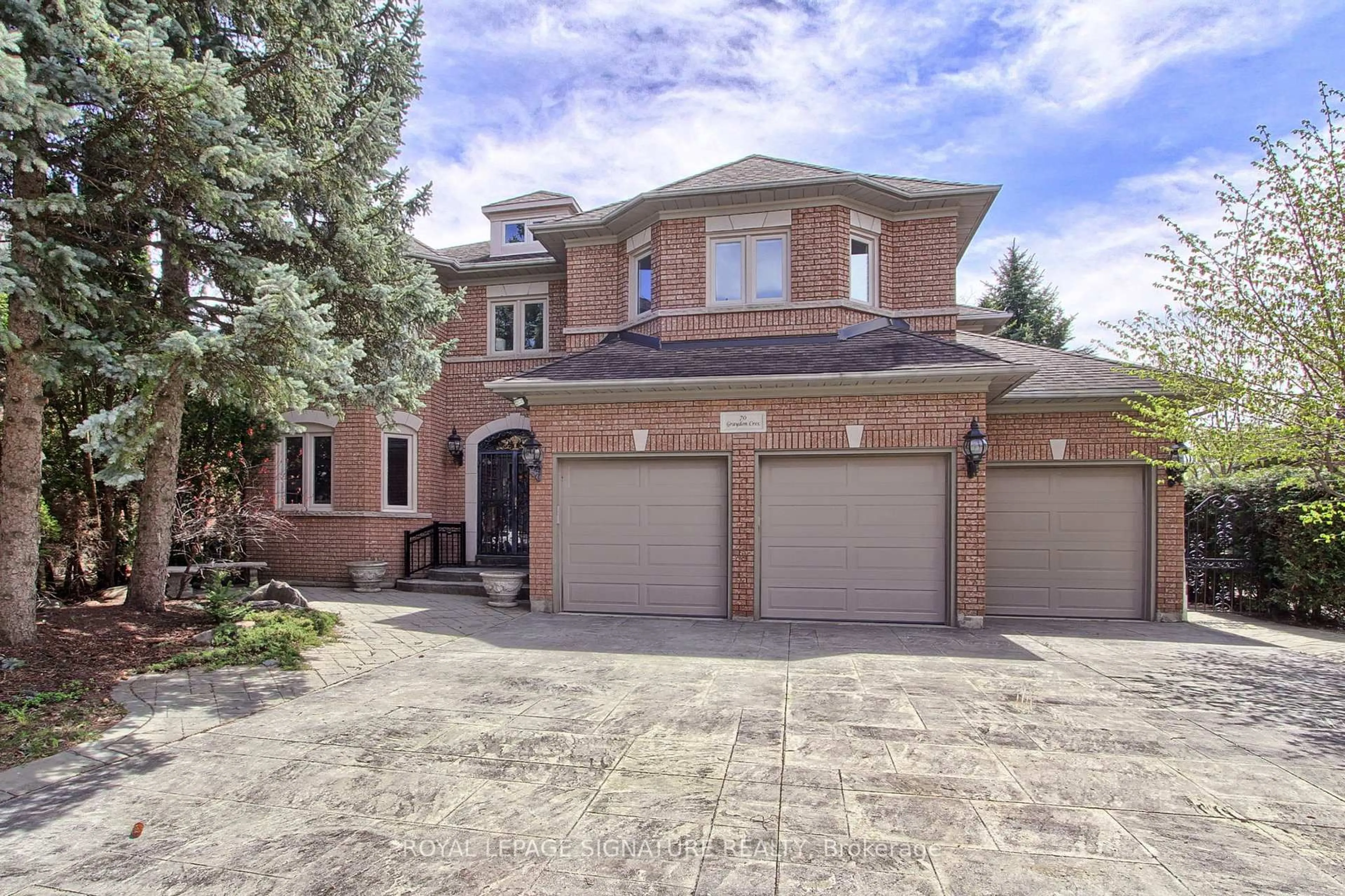 Home with brick exterior material, street for 70 Graydon Cres, Richmond Hill Ontario L4B 3W7